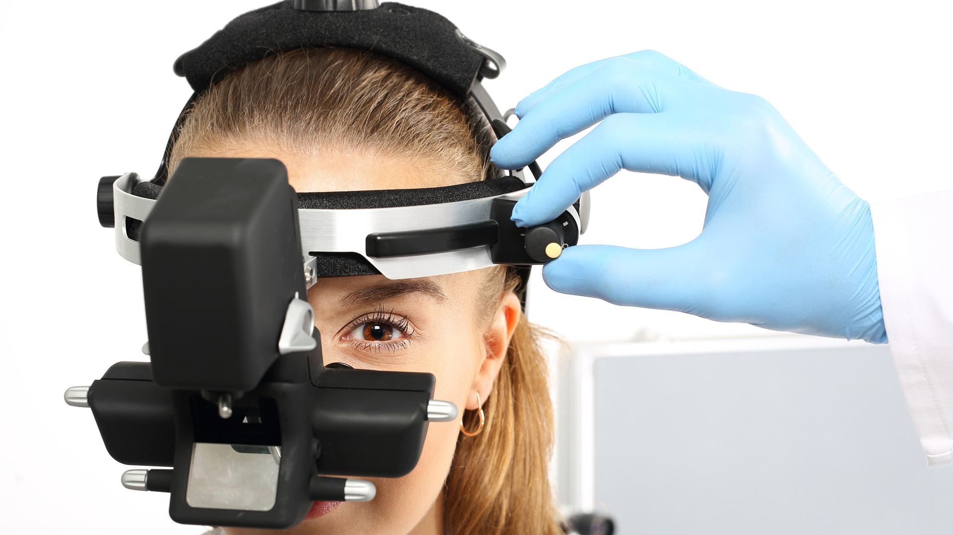 La falta de lubricación ocular u ojo seco también suele verse en los consultorios (iStock)