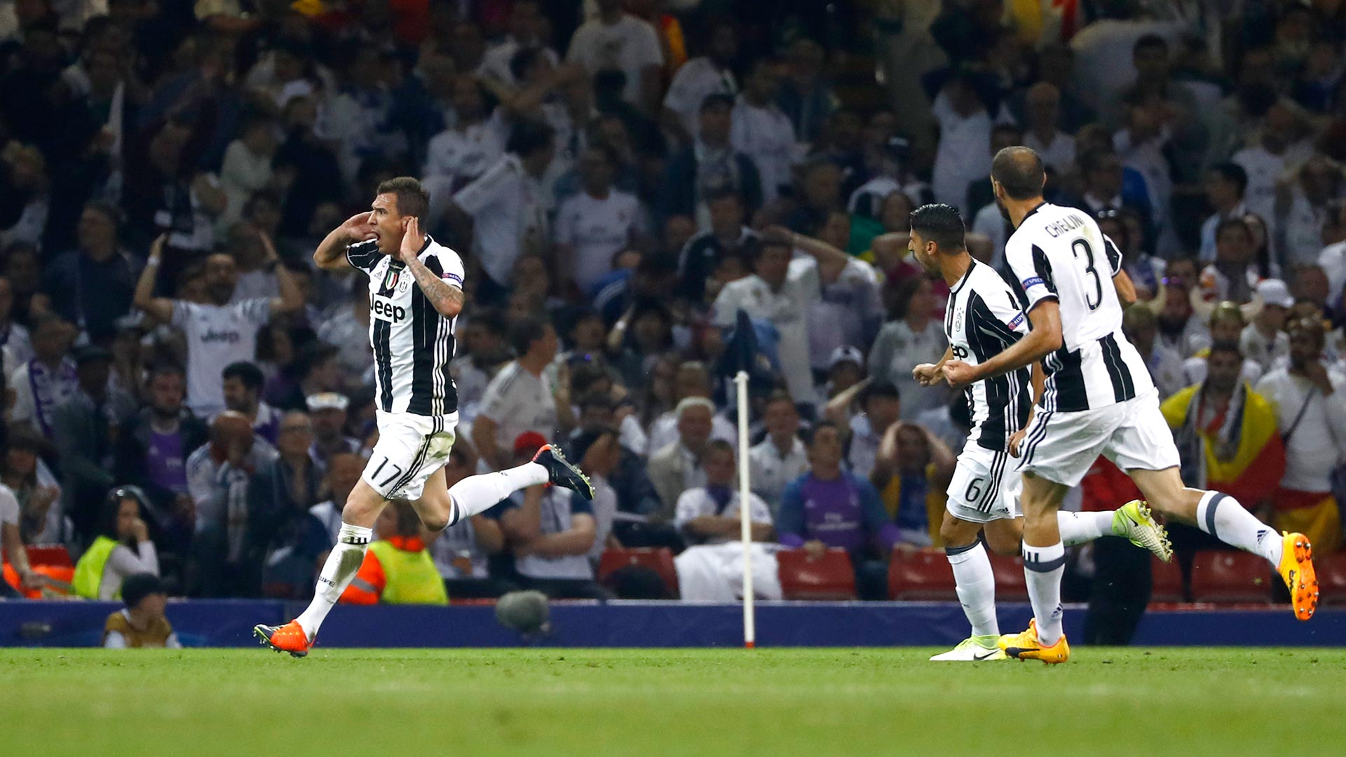 Mario Mandzukic fue el autor del empate en el final de la Champions League (Reuters)
