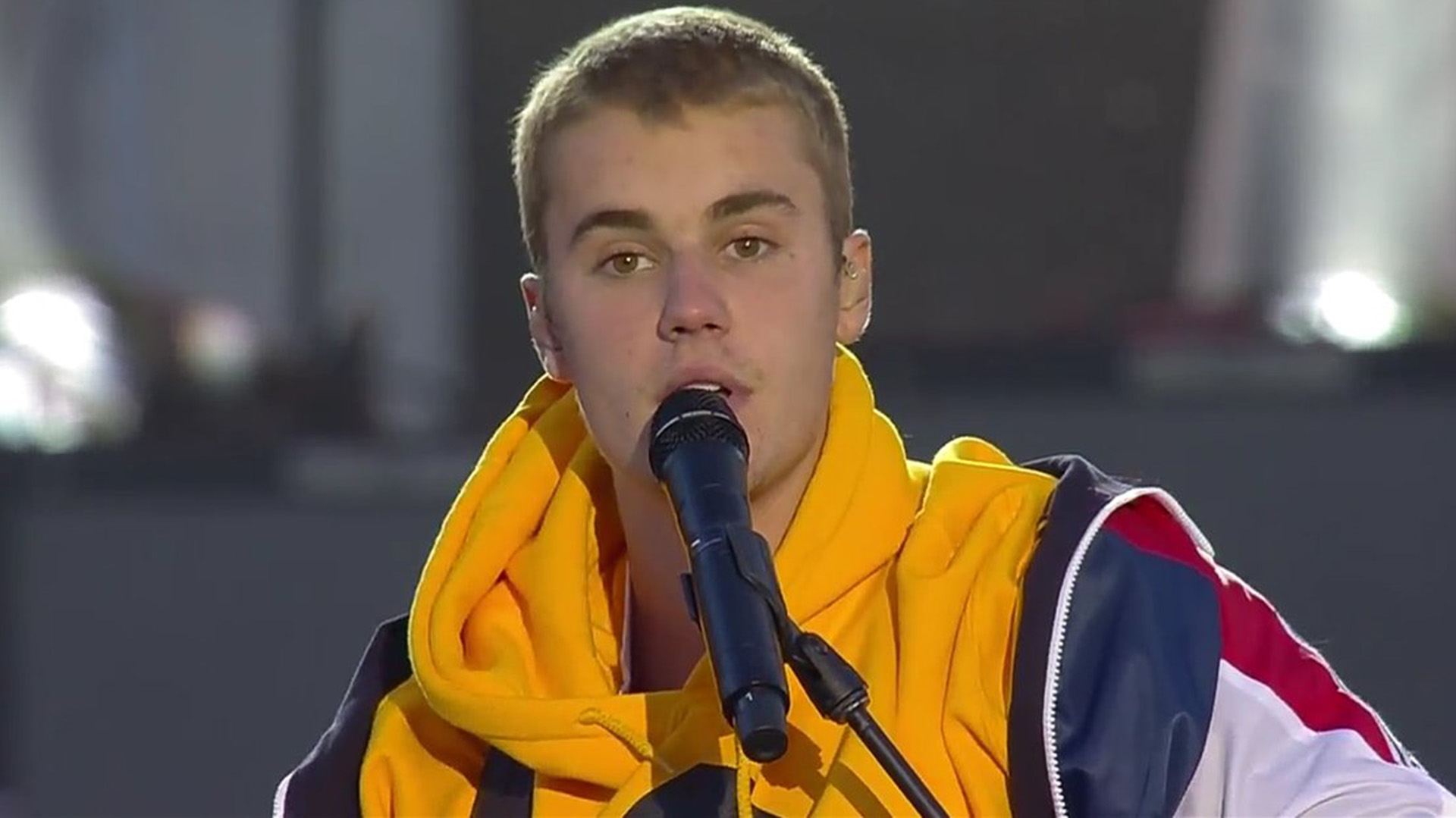 Robbie Williams y Justin Bieber dijeron presente en Manchester