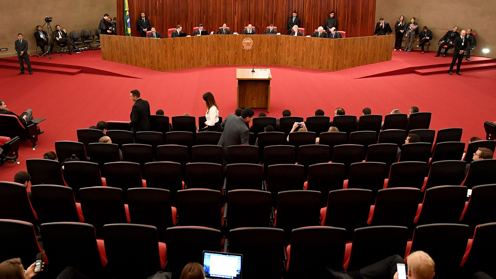 El Tribunal Supremo Electoral define el futuro de Michel Temer (AFP)