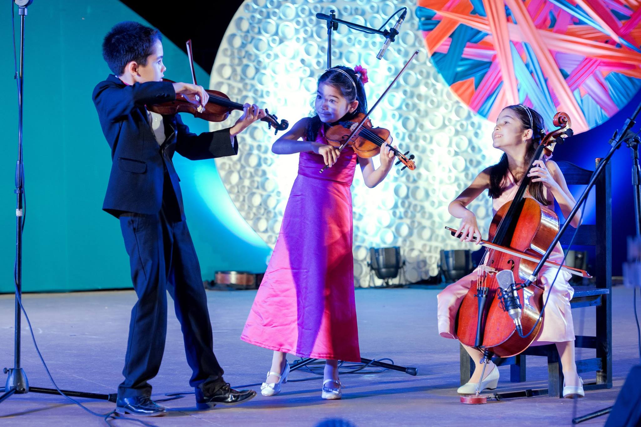 Dustin, Valery y Starla Breshears, de 9, 7 y 8 años respectivamente (Facebook/Iguazu en Concierto)