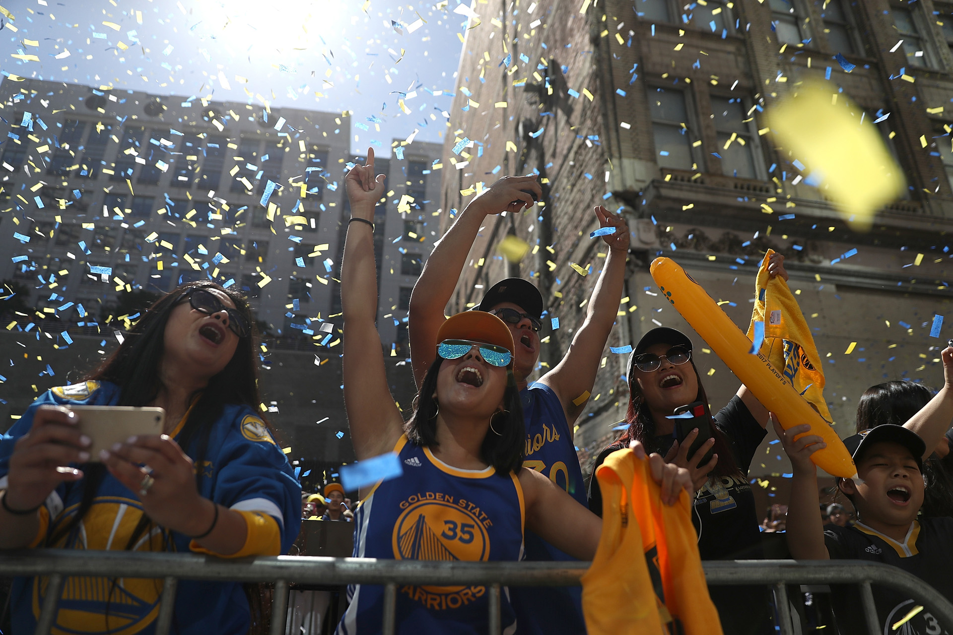 Los Warriors culminaron con un récord de 16-1 en los playoffs