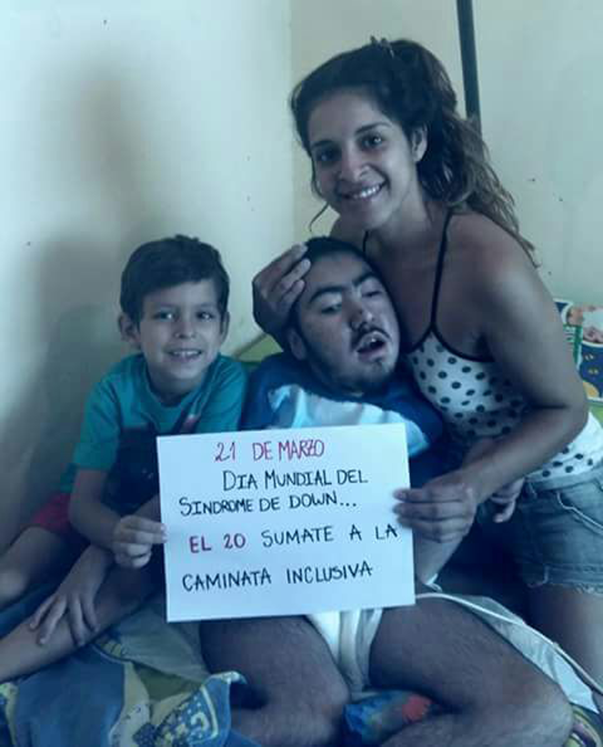 Axel. Rosanna y Tomy hoy forman una familia unida y basada en el amor. Pese a las adversidades, hoy le brindan una mejor calidad de vida a Axel