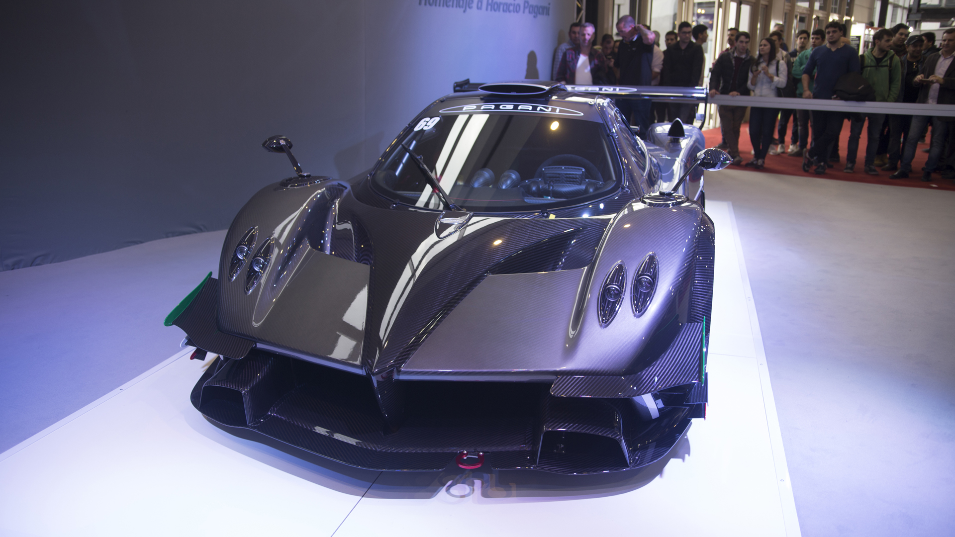 El Pagani Zonda Revolution de Pablo Pérez Companc es el auto más convocante de la feria automotriz