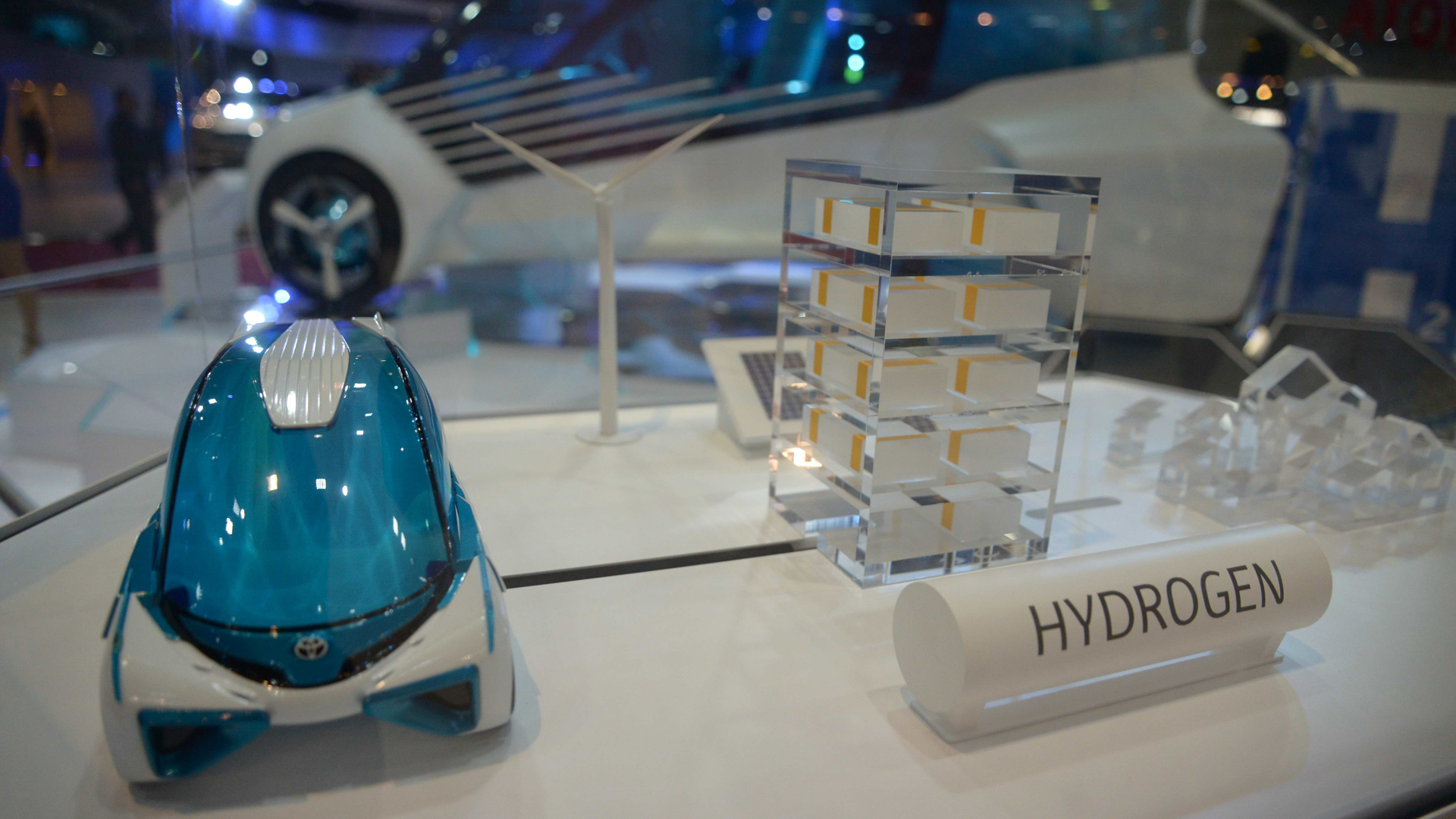 El Toyota FCV Plus Concept expresa la visión del futuro de la compañía japonesa con el hidrógeno como energía de propulsión (Enrique Abatte)