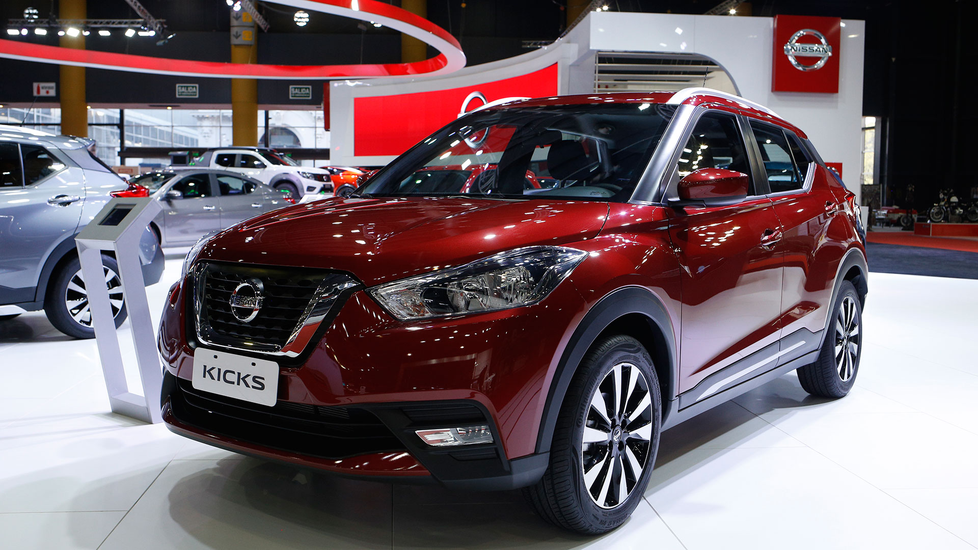 El nuevo Nissan Kicks, presentado durante el Salón, se encuentra expuesto en diferentes versiones y colores