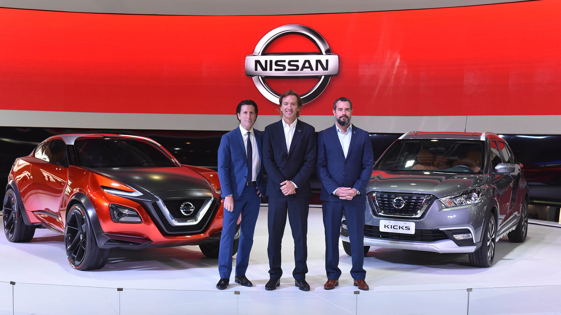 Autoridades de Nissan en la presentación de sus dos grandes estrellas: el Gripz y el Kicks