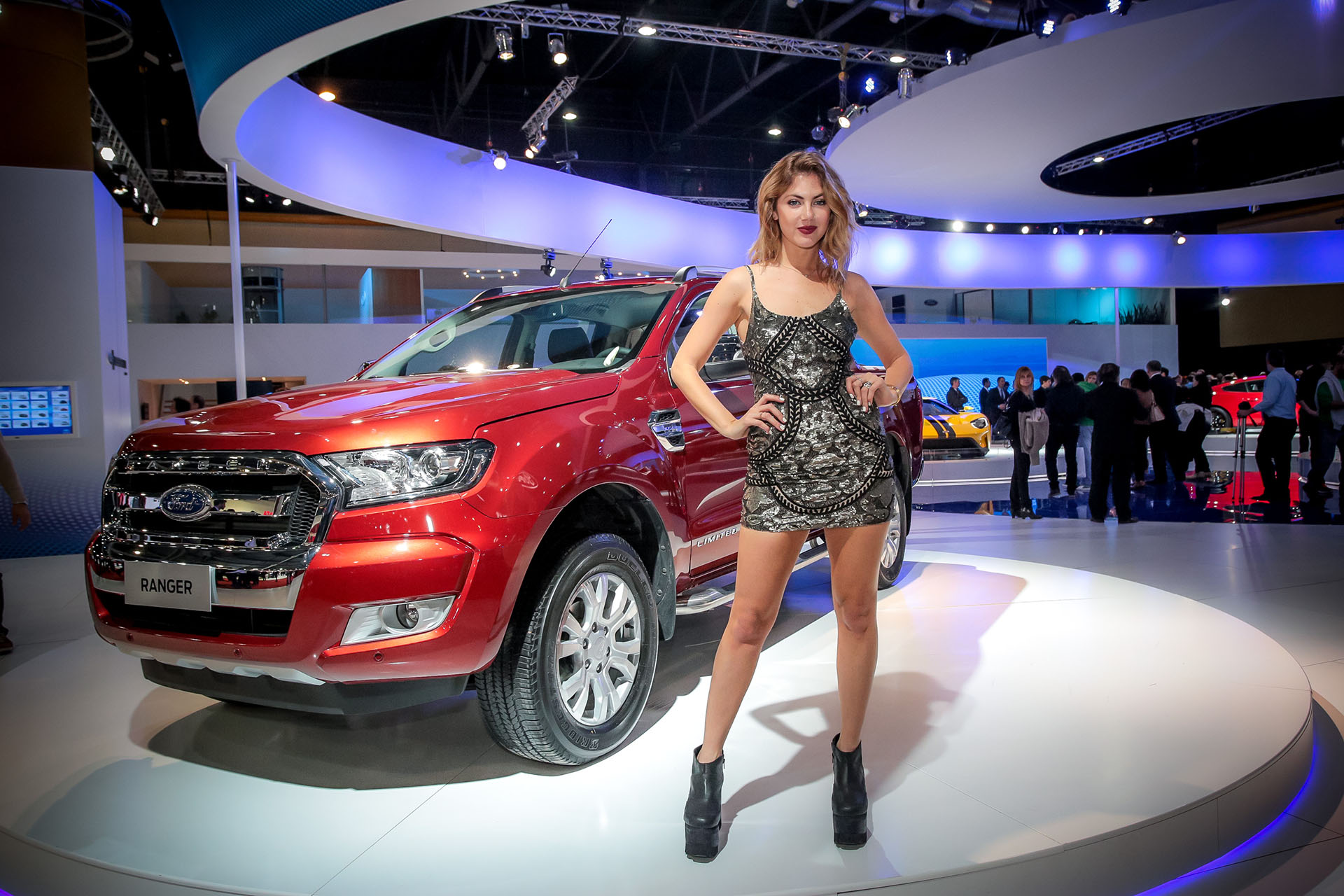 Stephanie Demner junto a la Ranger