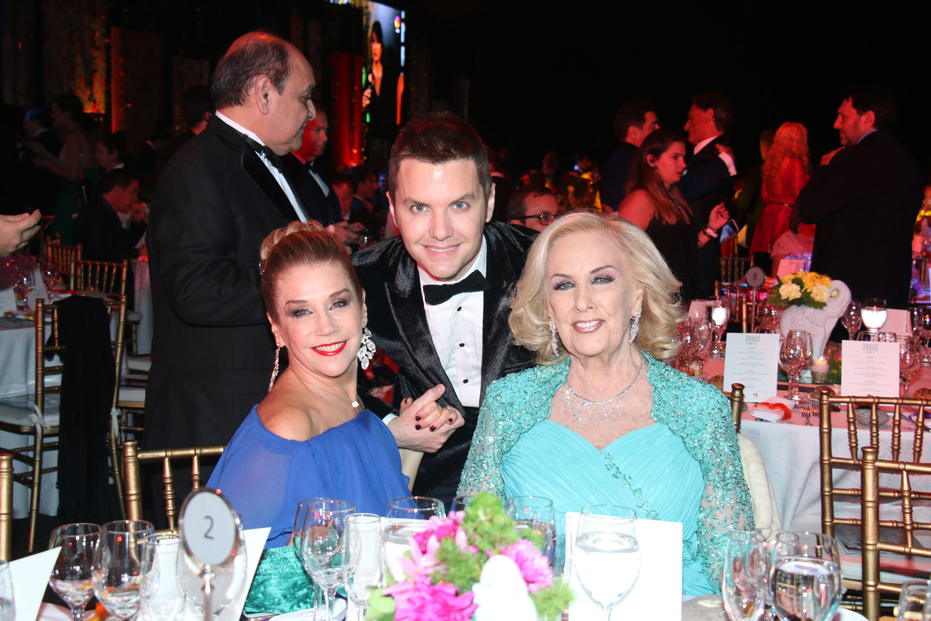 Santiago del Moro con Mirtha Legrand y Marcela Tinayre