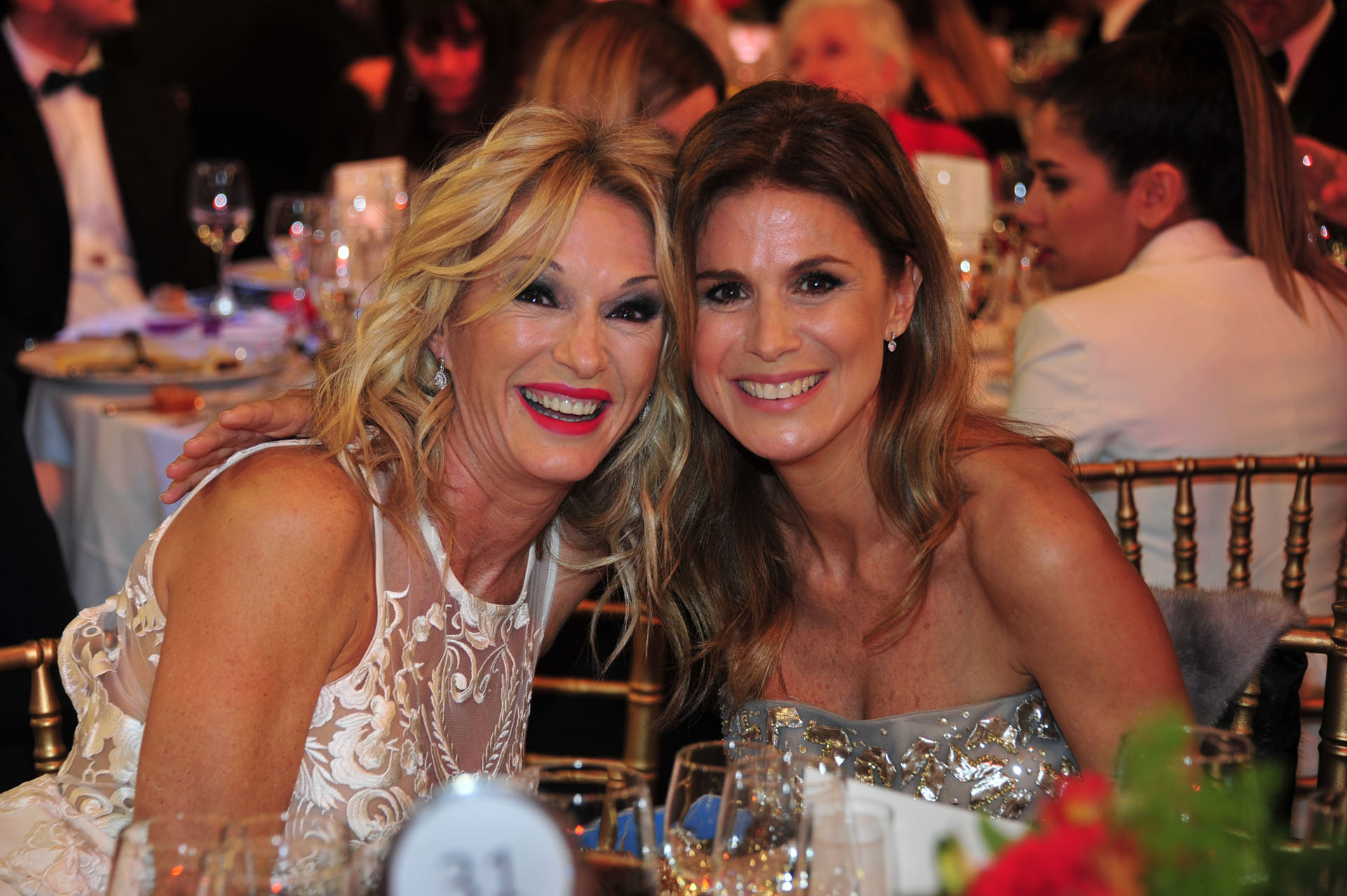 Yanina Latorre y Flavia Palmiero en los Martín Fierro