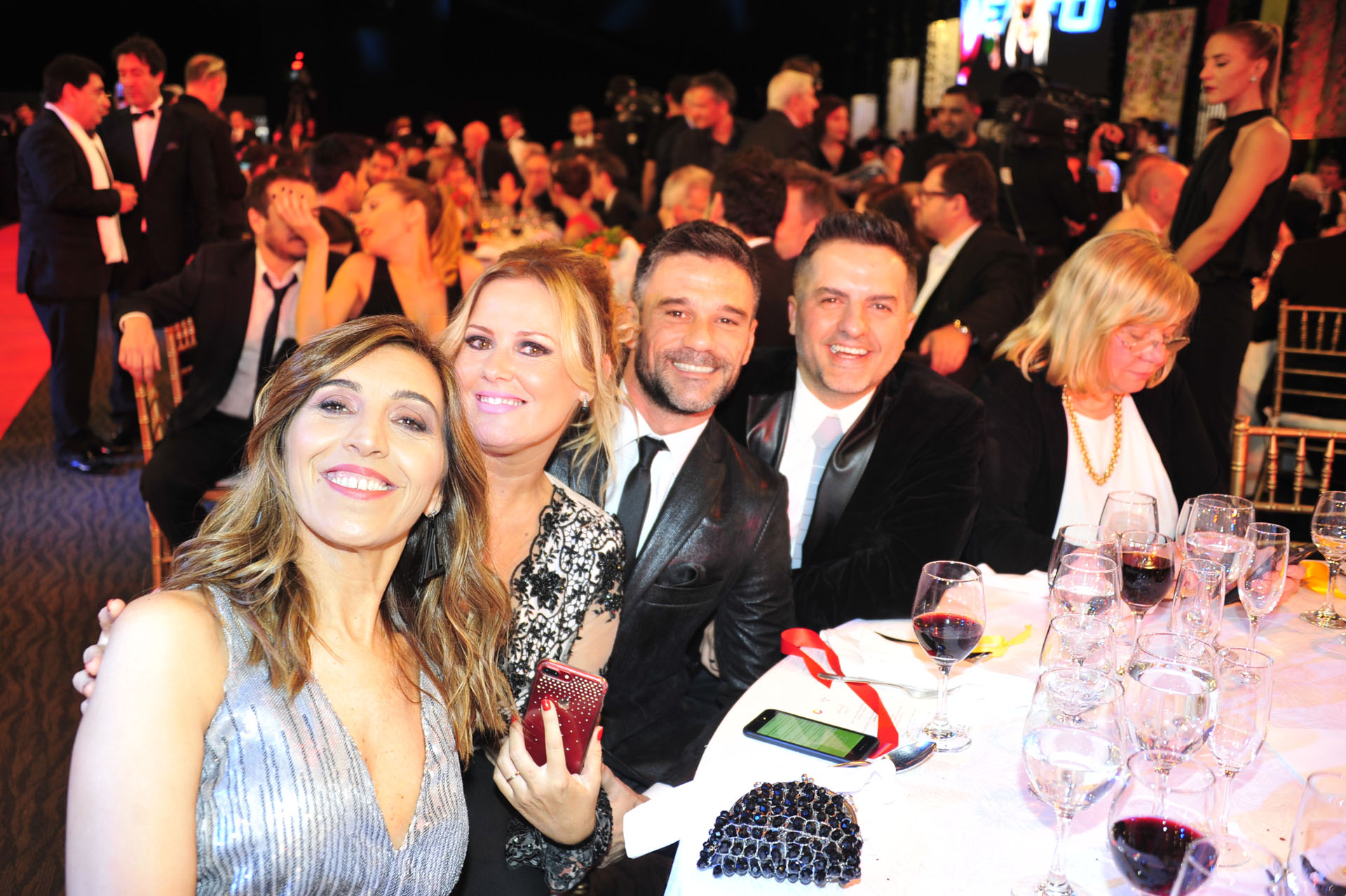 Karina Iavícoli, Pilar Smith, Lucas Bertero y Ángel de Brito