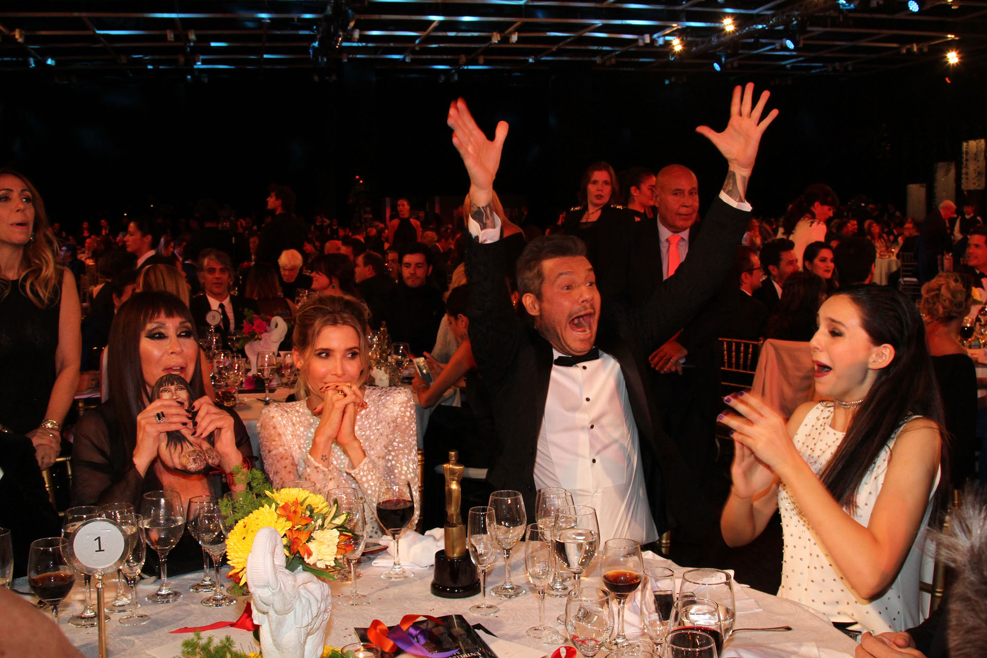 Marcelo Tinelli festejó con emoción una nueva estatuilla