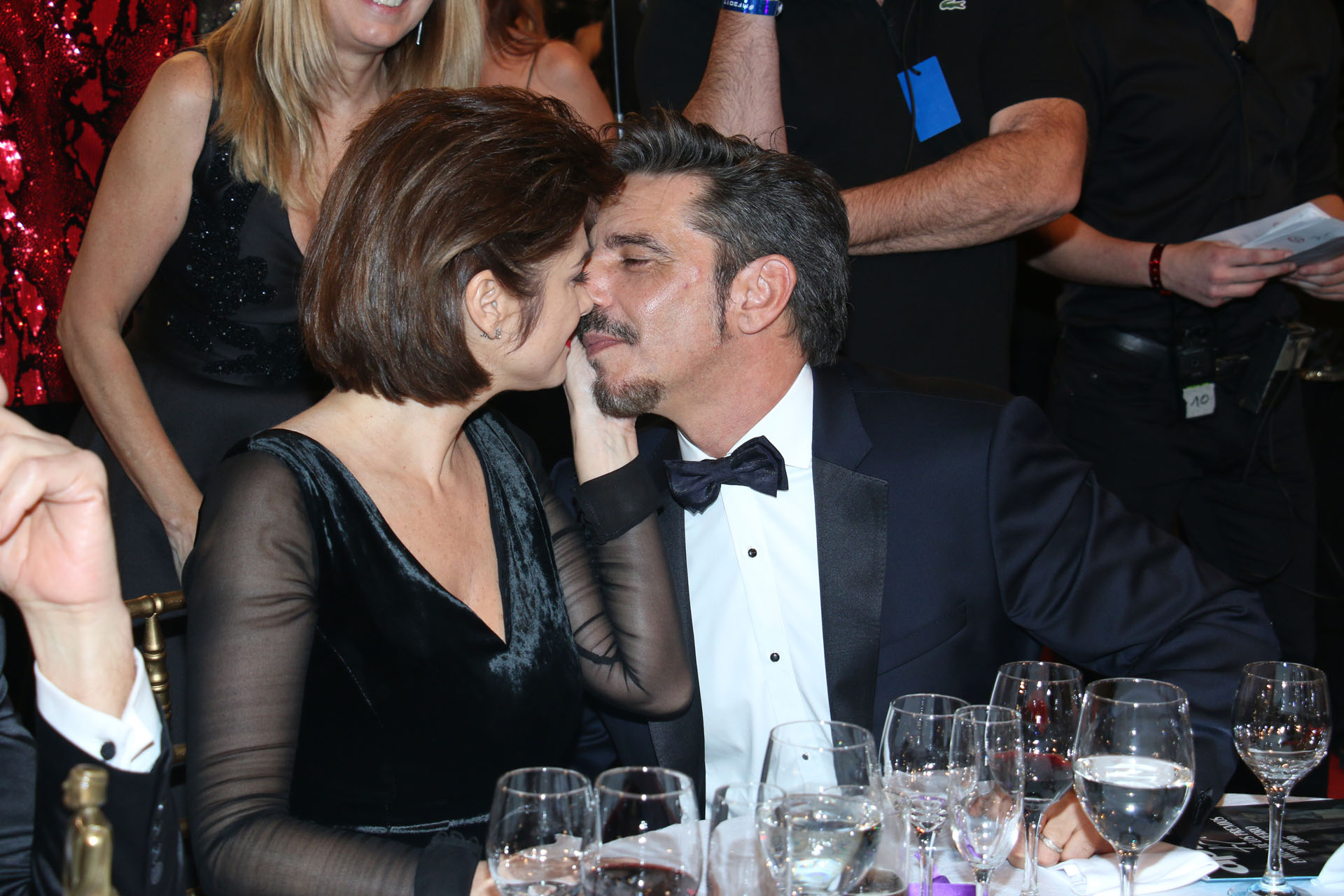 Araceli Gonzalez y Fabián Mazzei, cariñosos en los Martín Fierro