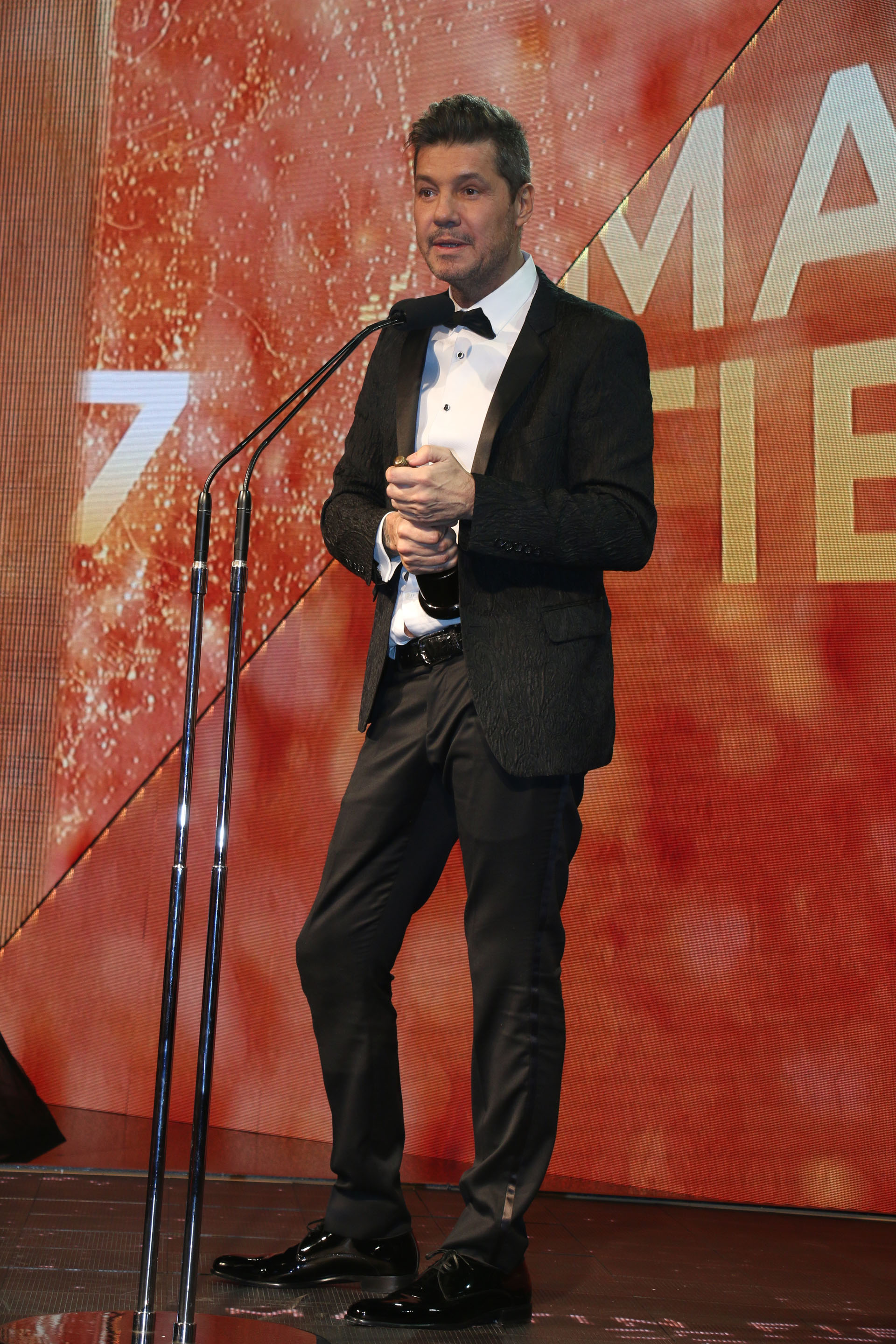 Marcelo Tinelli agradeciendo su premio a Mejor Conductor