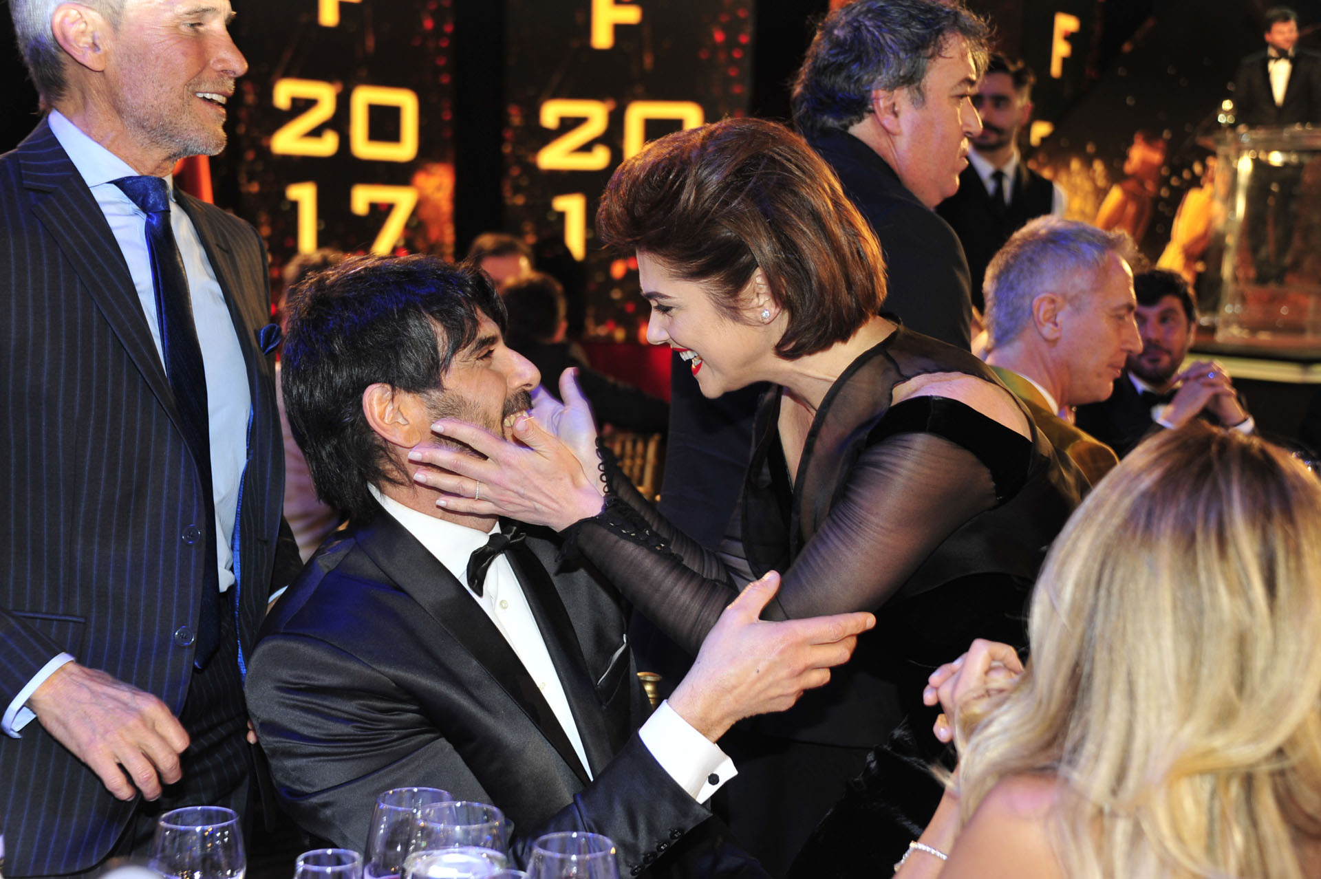 Araceli González con Juan Darthés y, junto a ellos, Raúl Taibo