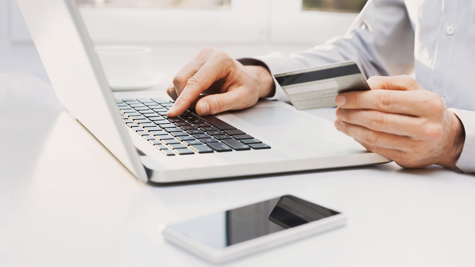 Nunca debe responderse un correo en el que solicitan cambiar los datos de acceso de una cuenta (iStock)