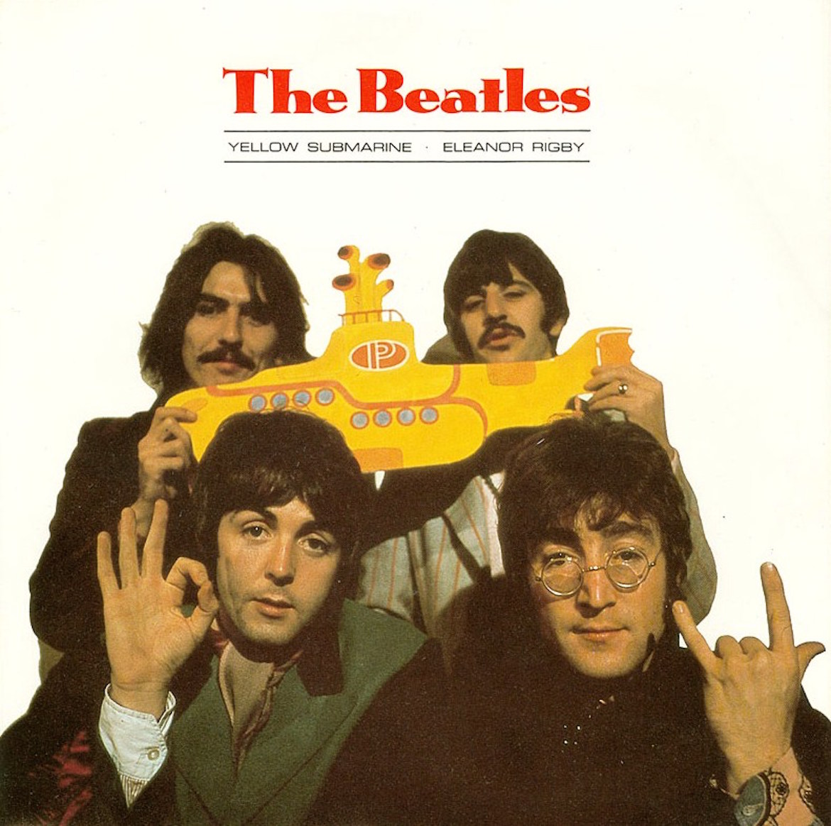 El cantante John Lennon (abajo a la derecha) hizo el gesto en la portada de Yellow Submarine/Eleanor Rigby, lanzado en 1966, siete años antes de que Kiss se formara.