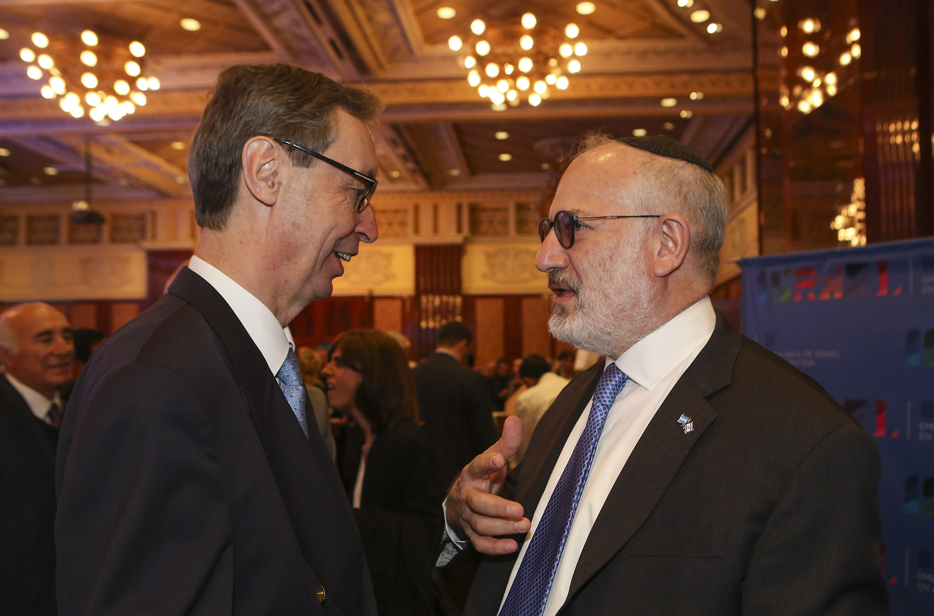 El embajador de Alemania en la Argentina, Bernhard Graf von Waldersee, junto a Eduardo Elsztain, presidente de IRSA