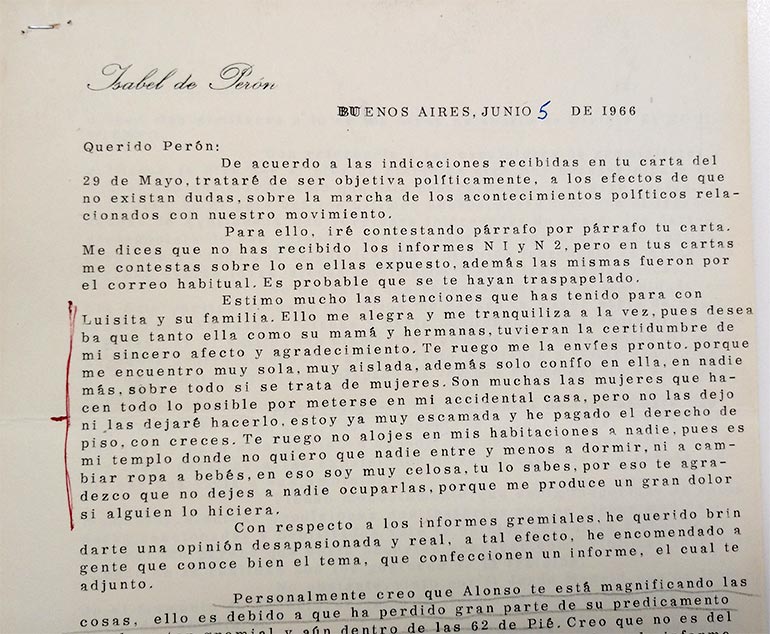 Las cartas de Isabel en papel membretado