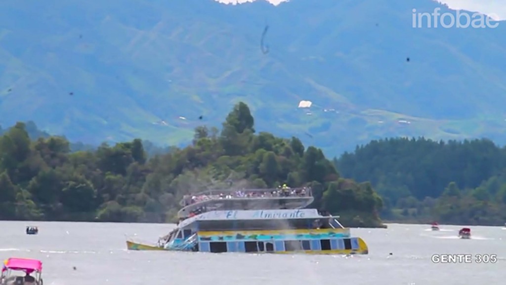 naufragio en represa de Guatape 1920 1 (1)