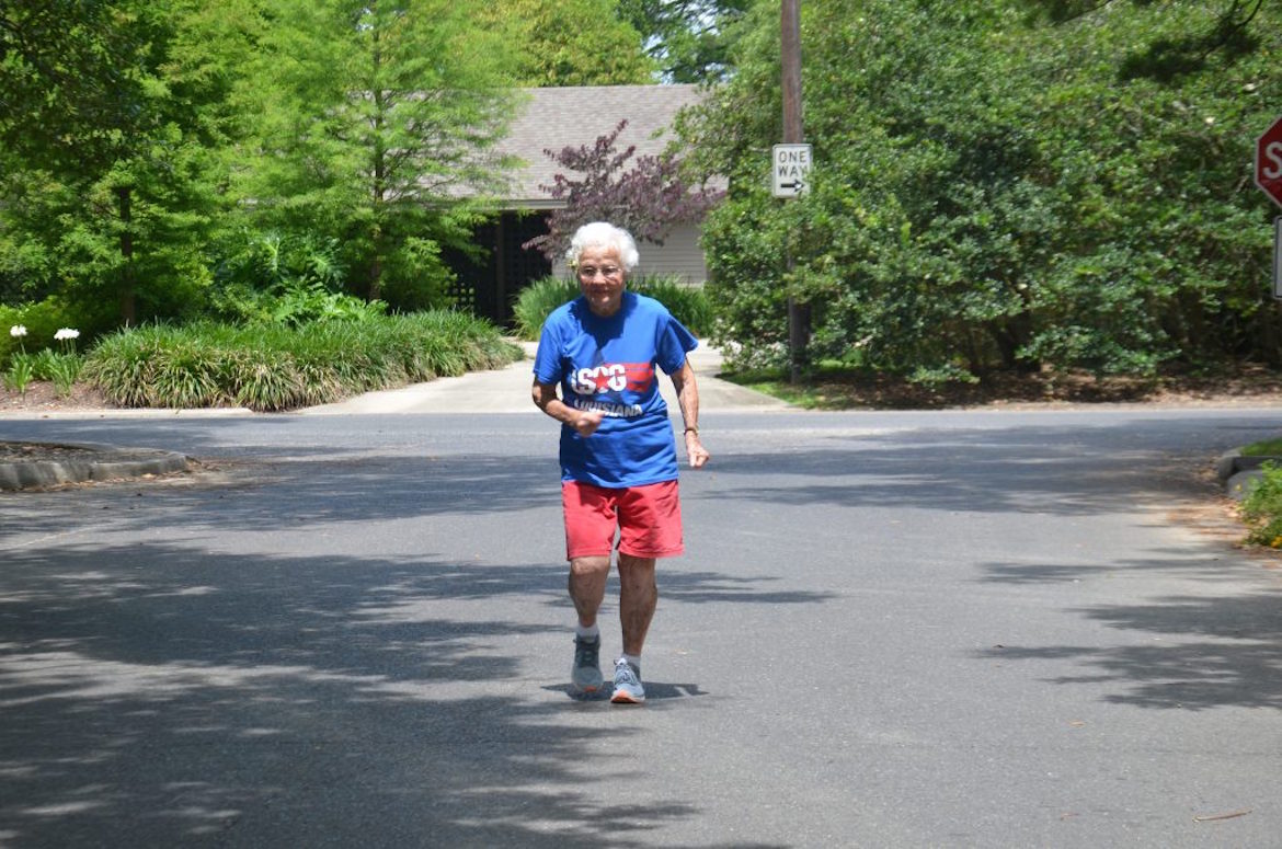 Julia Hawkins entrena varias veces a la semana frente a su casa (Sarah Netter/The Washington Post)