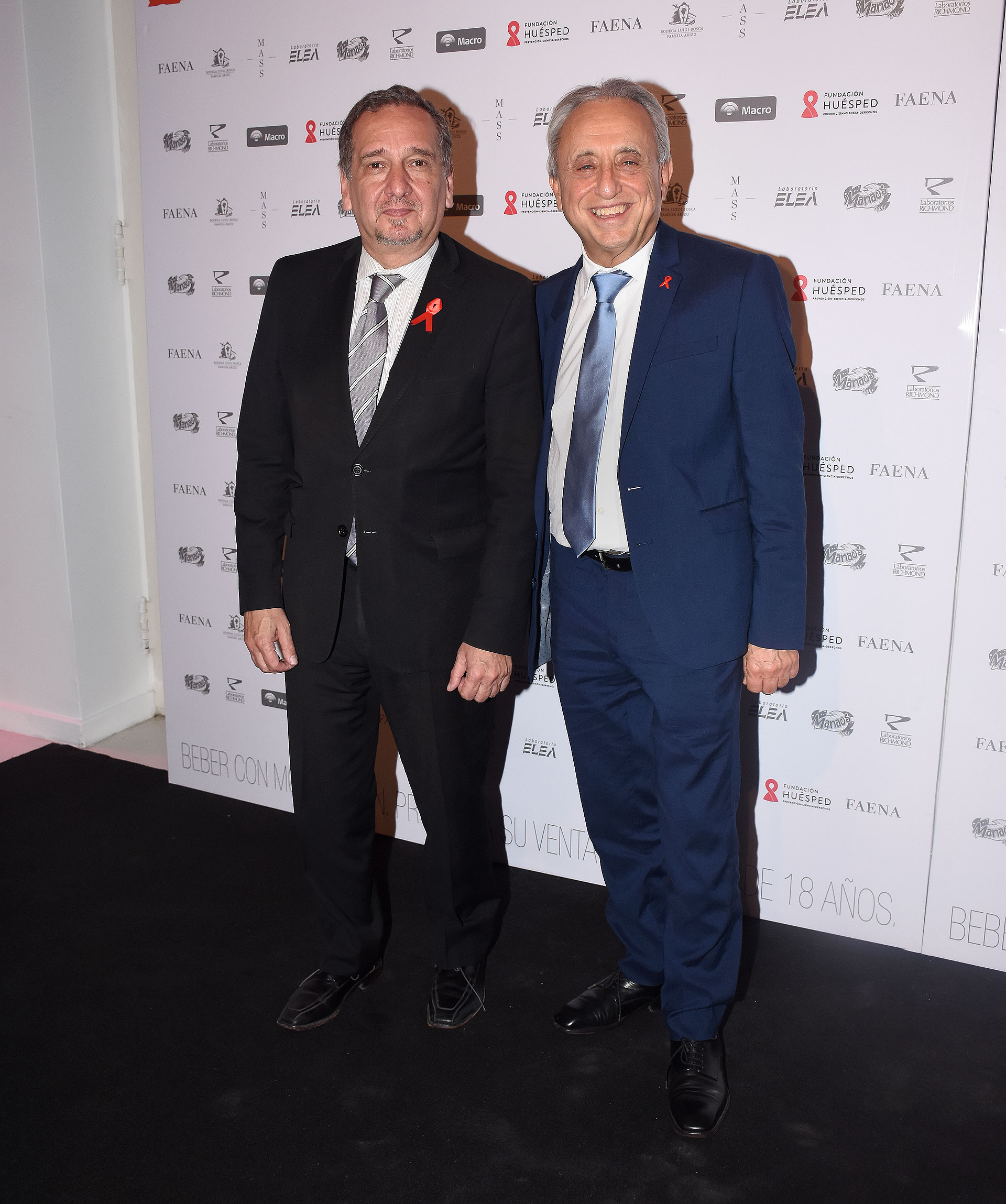 Lino Barañao -ministro de Ciencia, Tecnología e Innovación Productiva- y Pedro Cahn. La Fundación Huésped es una organización argentina, que trabaja desde 1989 en áreas de salud pública, con el objetivo de que el derecho a la salud y el control de enfermedades sean garantizados. Desarrolla su labor con foco en VIH/sida, hepatitis virales, enfermedades prevenibles por vacunas y otras enfermedades transmisibles como dengue y zika, por mencionar algunas, así como en salud sexual y reproductiva