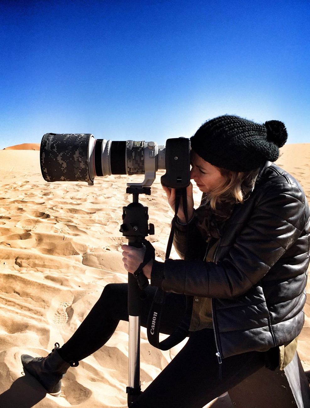 El proyecto “Huellas” fue el primer proyecto de investigación fotográfica que la acercó a las comunidades aborígenes originarias de la Argentina y del mundo. Allí unió sus dos mundos de interés, en uno solo: la antropología y la fotografía.