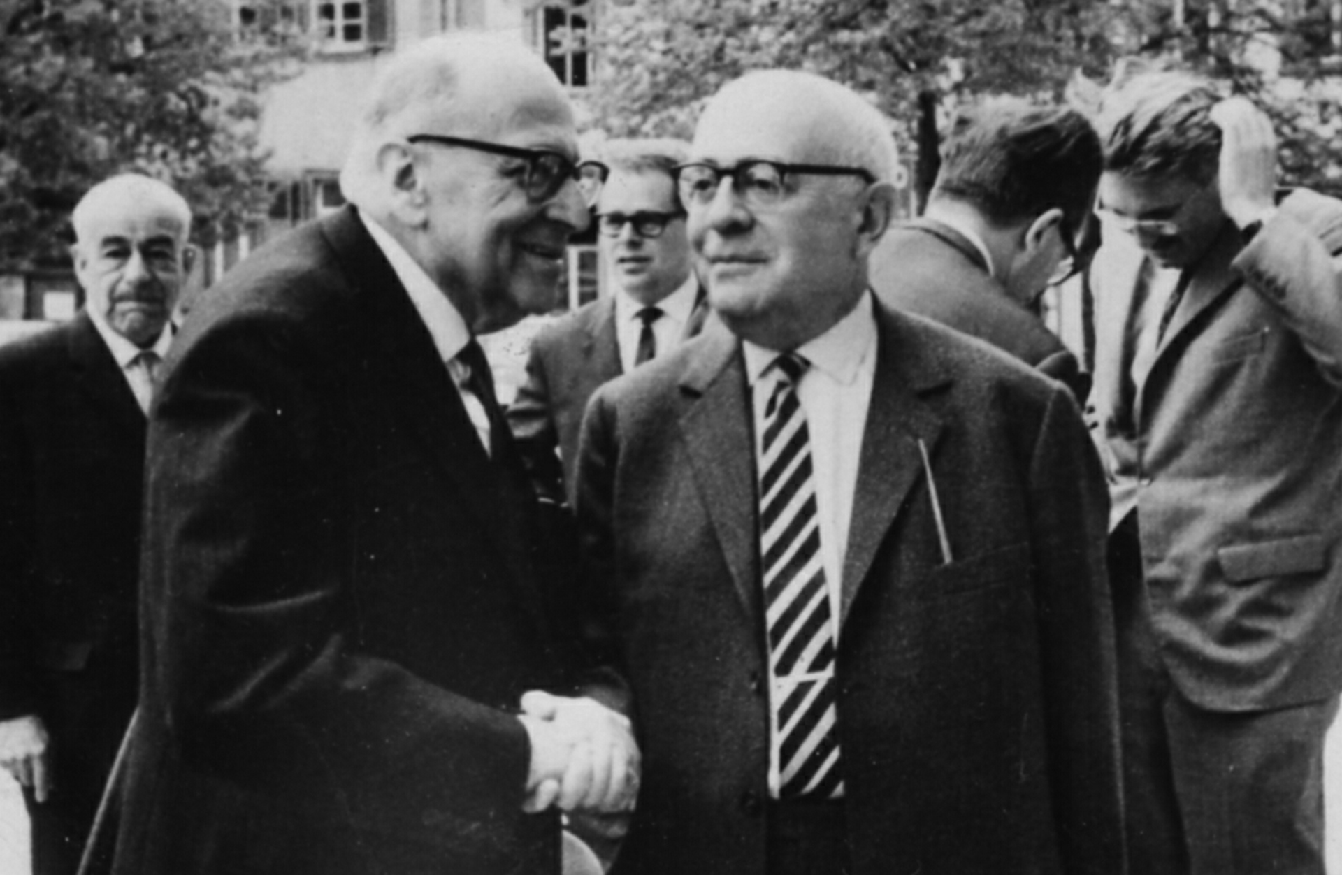 Max Horkheimer y Theodor Adorno en Heidelberg, 1964