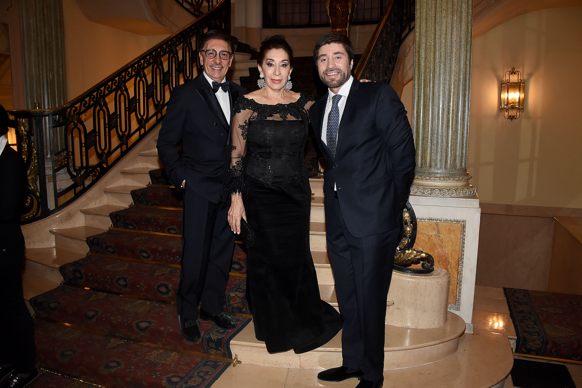 Eduardo González junto a Graciela Pérez Lastra y su hijo, Walter Ramírez Moyano