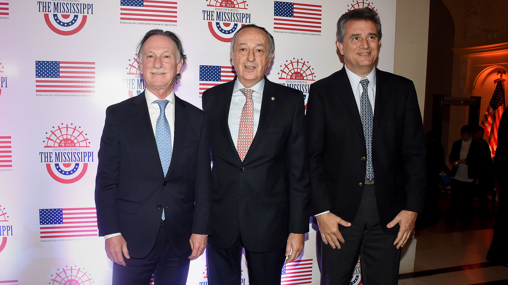 Gustavo Weiss junto al presidente de la Unión Industrial Argentina (UIA) Miguel Acevedo y a Luis Miguel Etchevehere