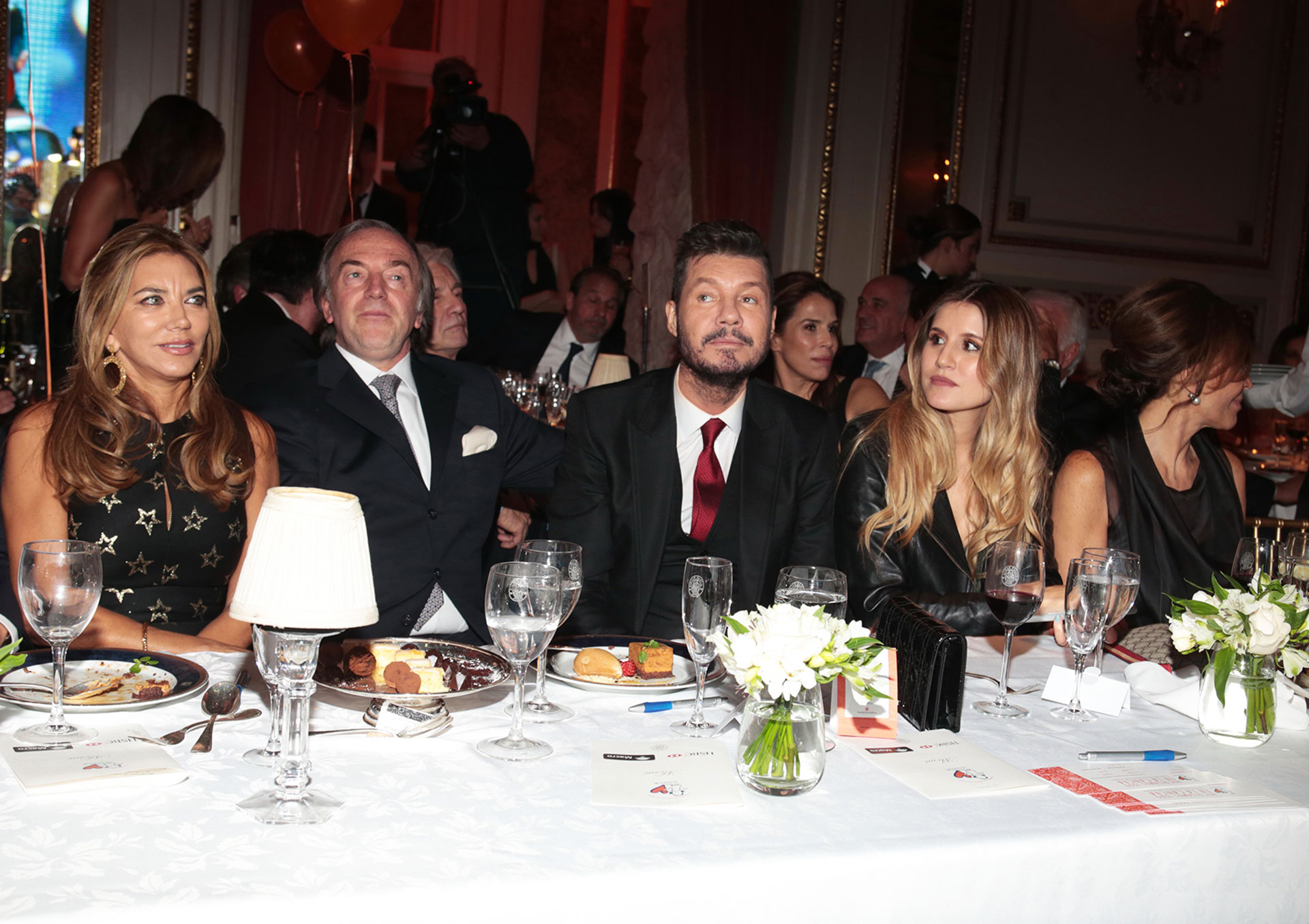Bettina Bulgheroni y Roberto Zaldivar junto a Marcelo y Micaela Tinelli en la mesa principal