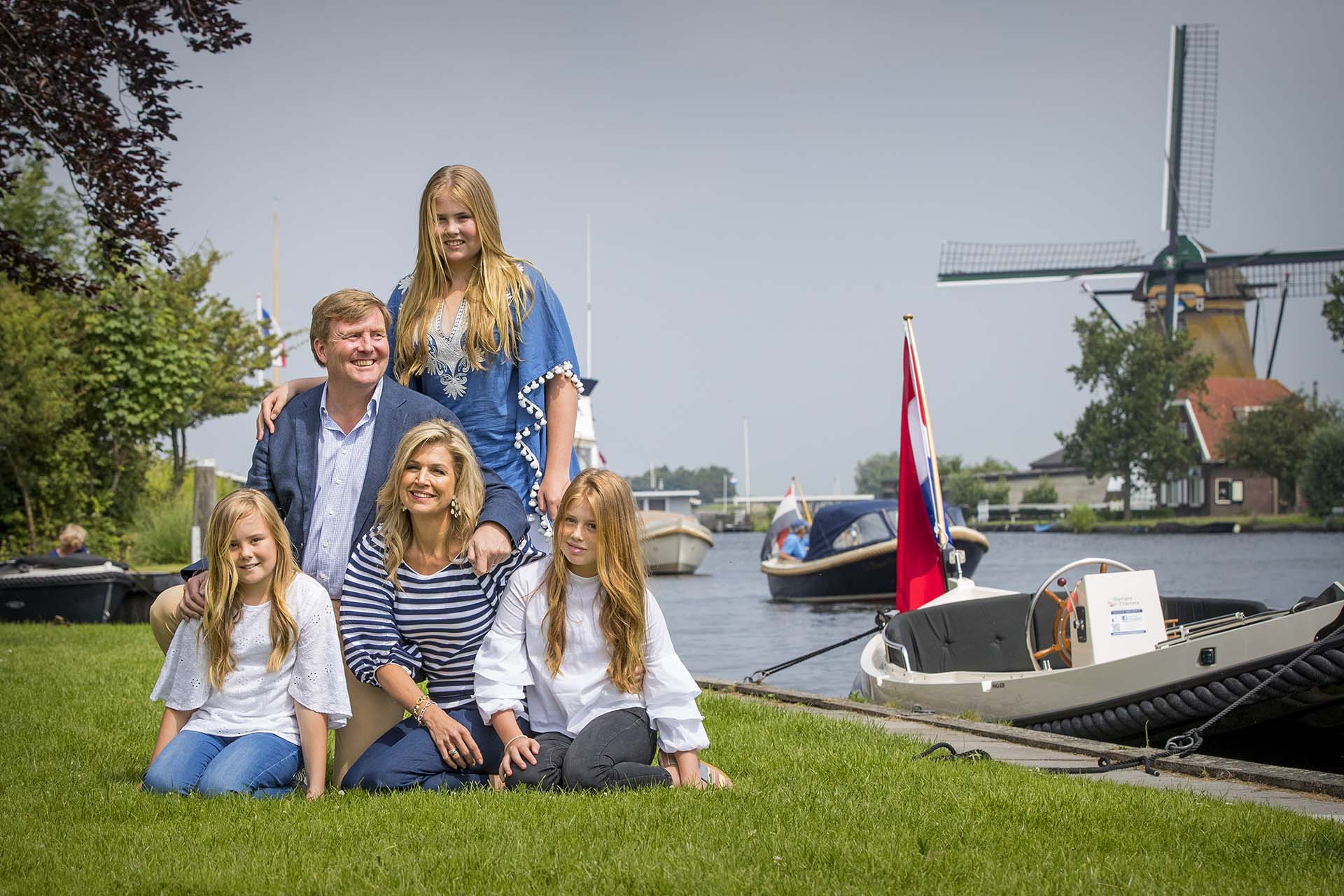 Los monarcas holandeses son uno de los matrimonios más queridos de la realeza europea, y junto a sus tres hijas, conforman una familia que se destaca por su gran carisma y su estrecha relación con la gente /// Fotos: Getty Images