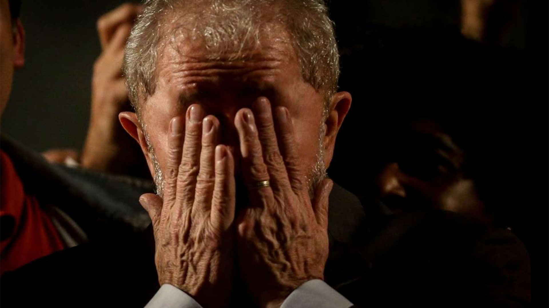 12/7 El ex presidente brasileño Lula da Silva es condenado a nueve años y medio de prisión por corrupción por el juez Sergio Moro (EFE)