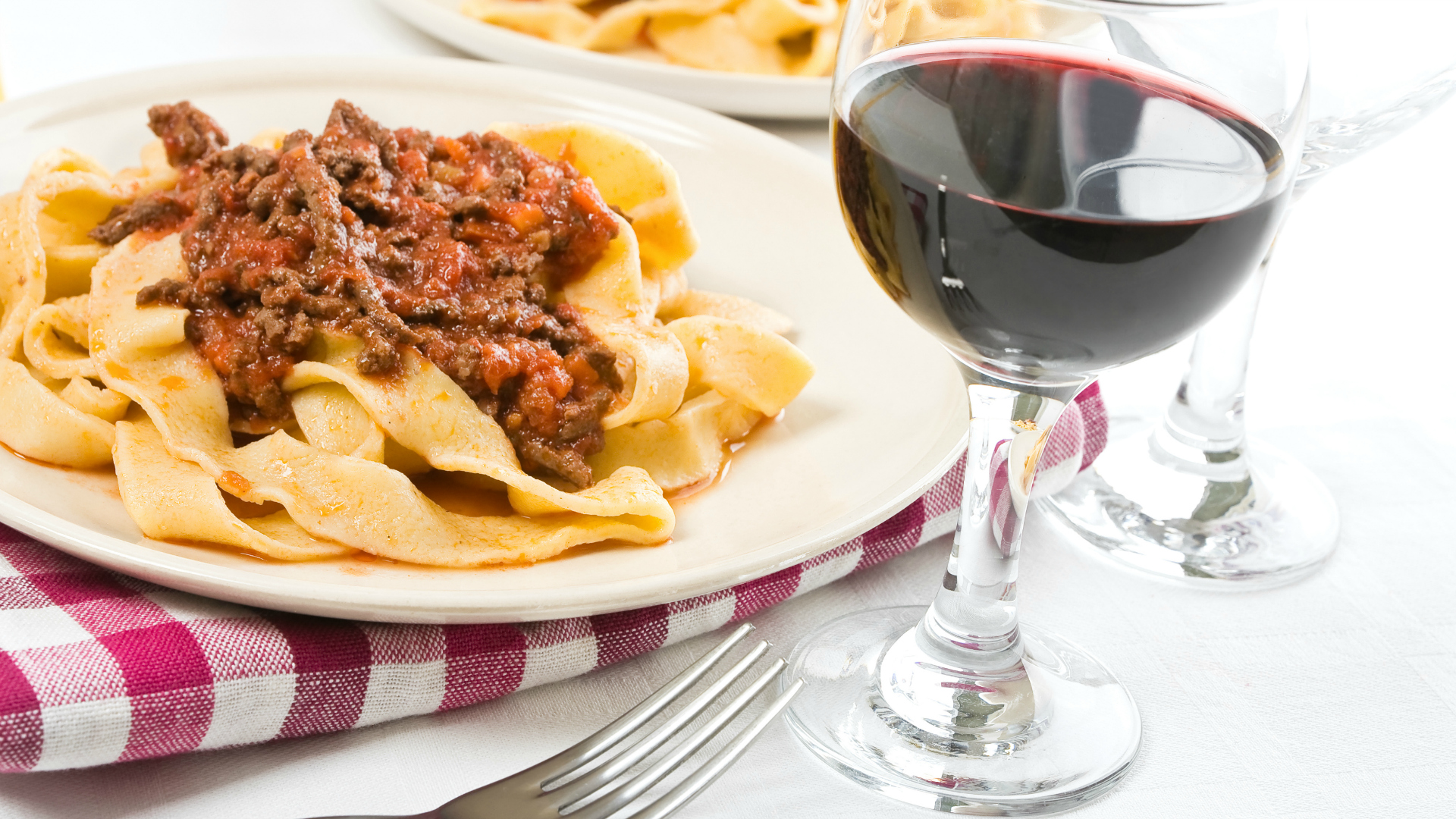 Pappardelle con salsa bolognesa, una opción clásica para acompañar con Bonarda. (iStock)