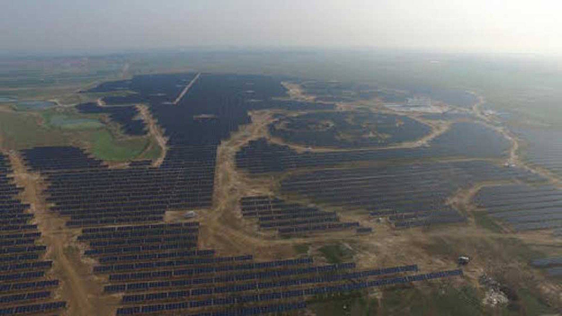 La verdadera imagen de la planta fotovoltaica que imita las formas del panda