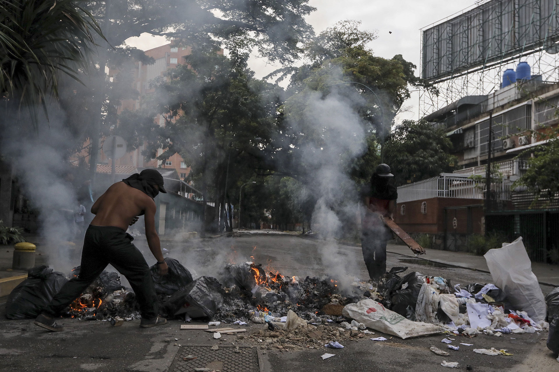 Los cortes de calles durante la jornada de huelga general (EFE)