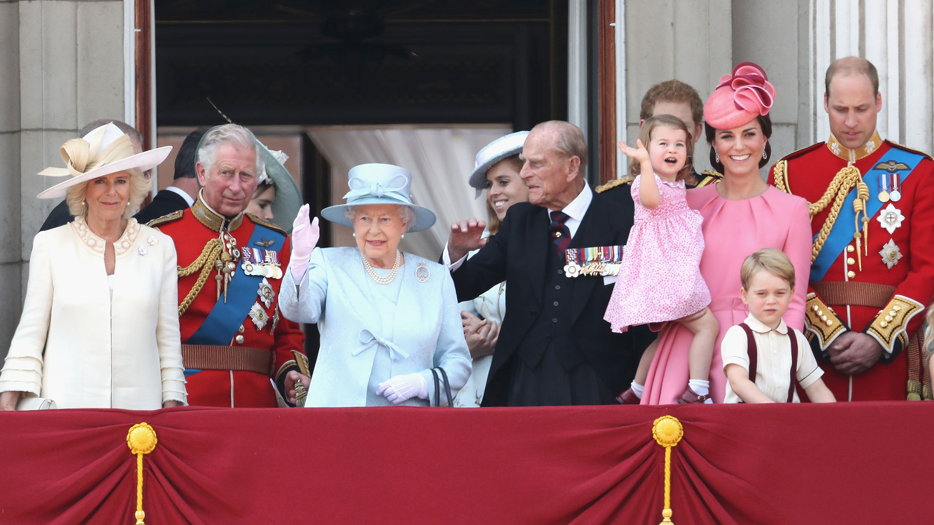 Para la celebración de cumpleaños de la reina también lucieron en composé (Getty)