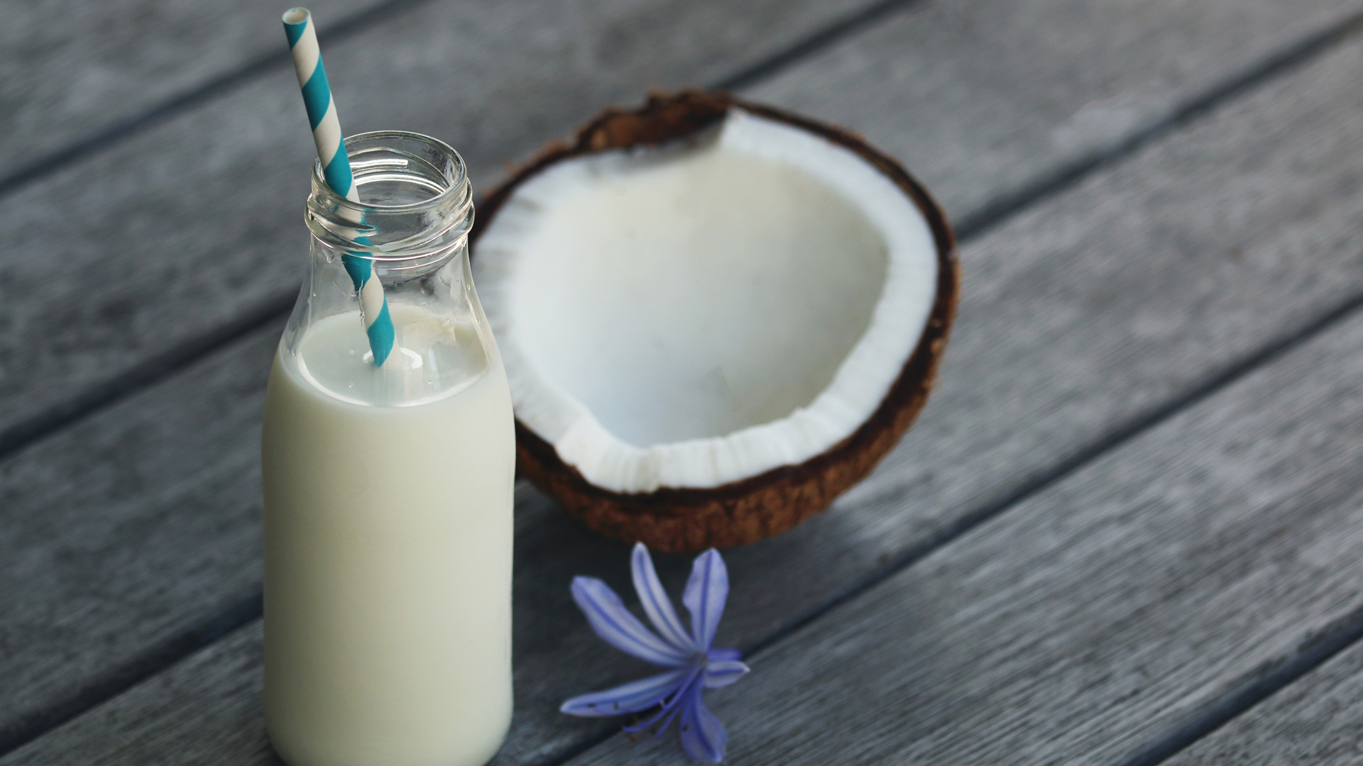 La leche de coco tiene un efecto estimulante en el organismo (iStock)