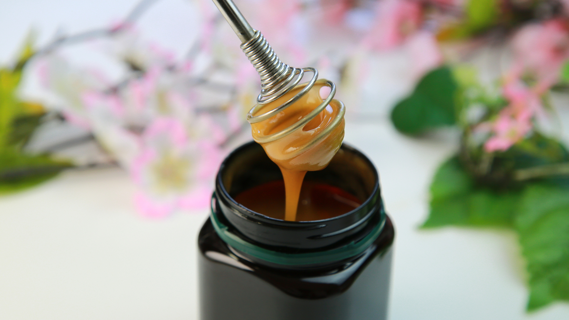 La miel de manuka es producida a través del néctar el árbol del te originario de Nueva Zelanda (iStock)