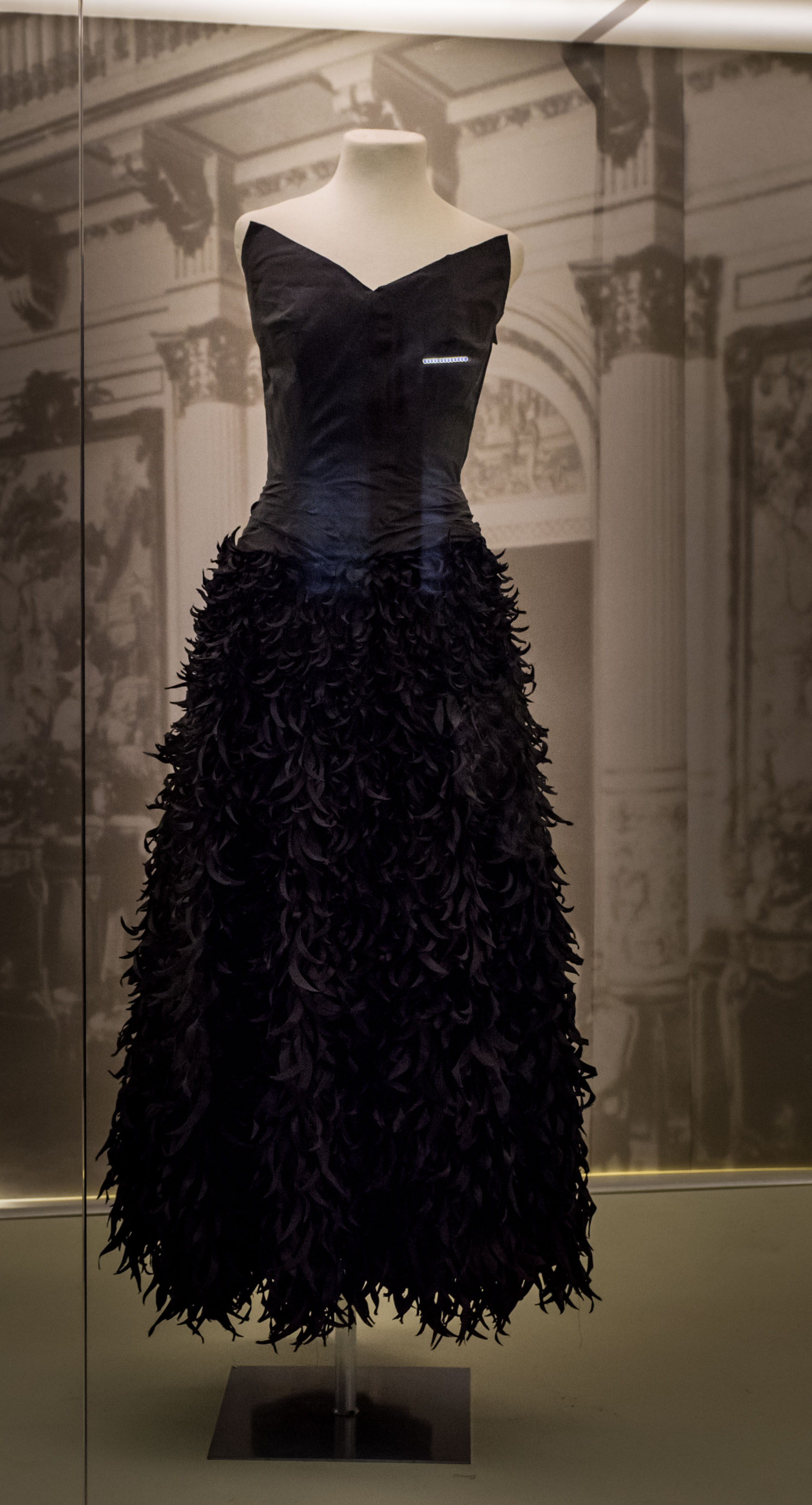 Vestido, de tafeta de seda. Sin etiqueta de autor. 1950
