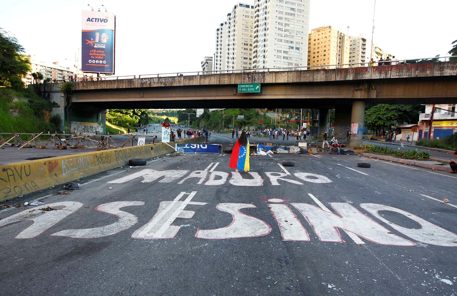 “Maduro asesino”. Una leyenda que se repite en múltiples ciudades alrededor de la nación (Reuters)