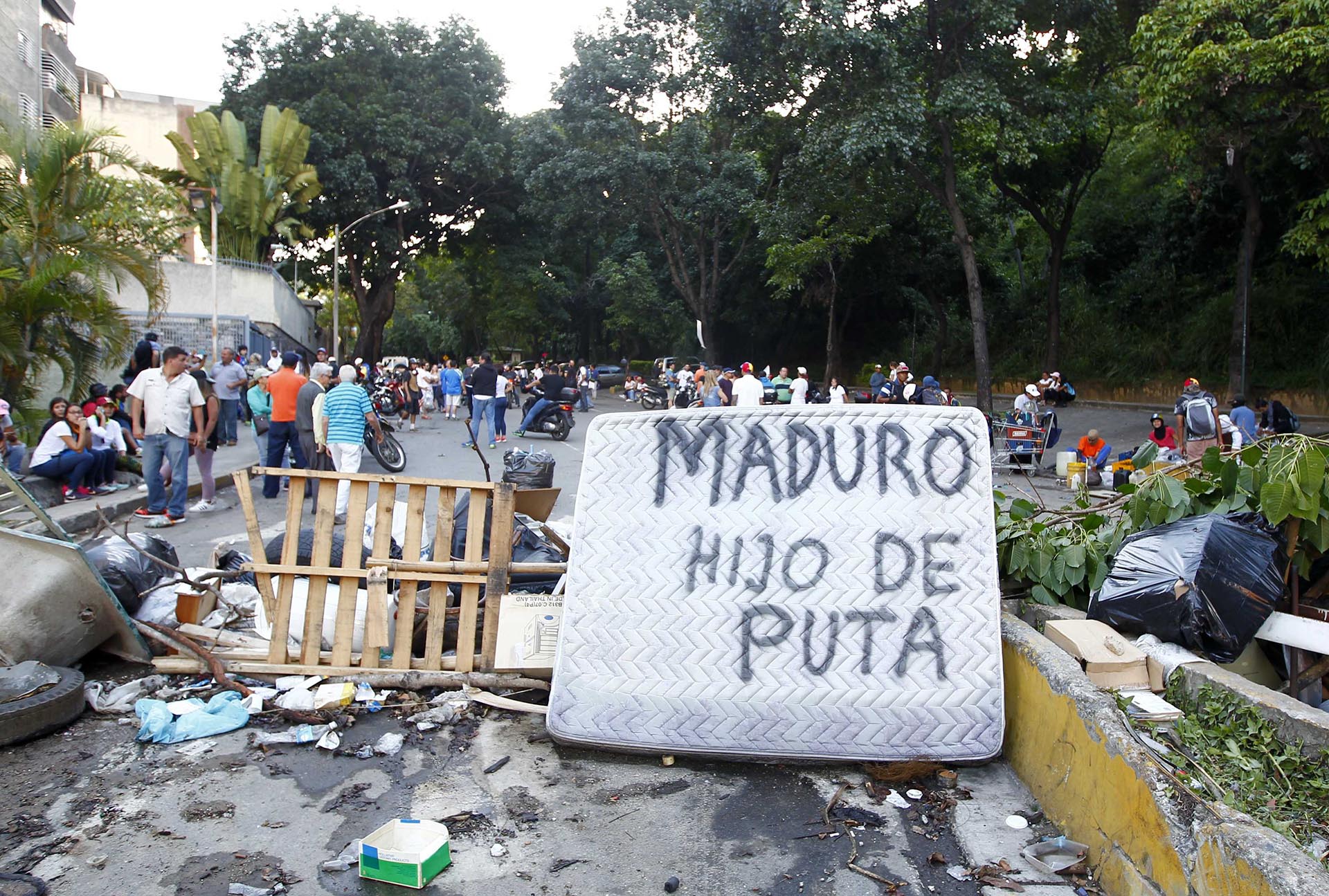 “Maduro hijo de puta”. Las consignas contra el jefe del régimen se multiplicaron en las calles del país (Reuters)
