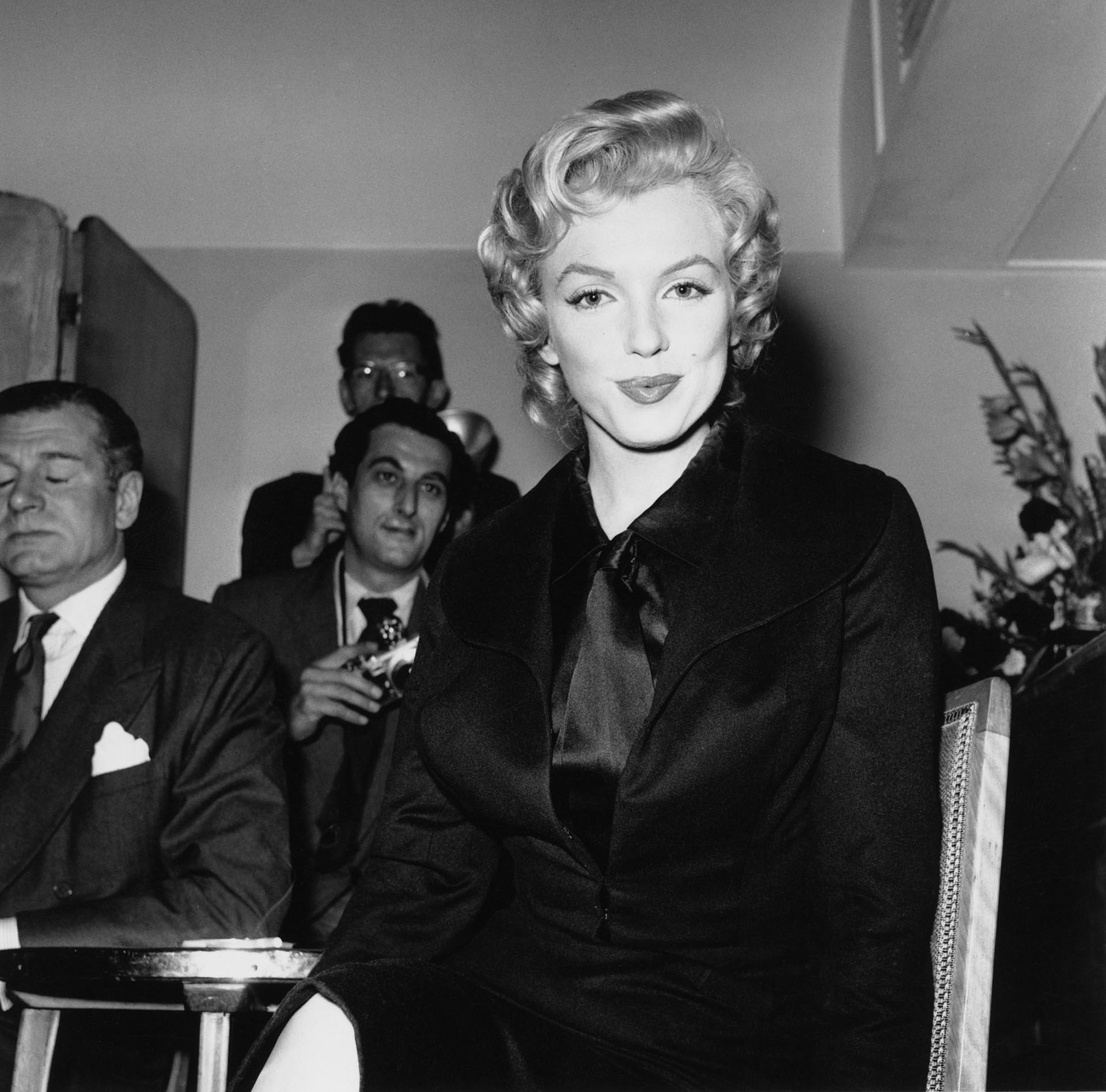 Su carrera duró apenas 16 años: fue actriz, productora, cantante, empresaria y un referente de la moda (Harry Kerr/BIPs/Hulton Archive/Getty Images)