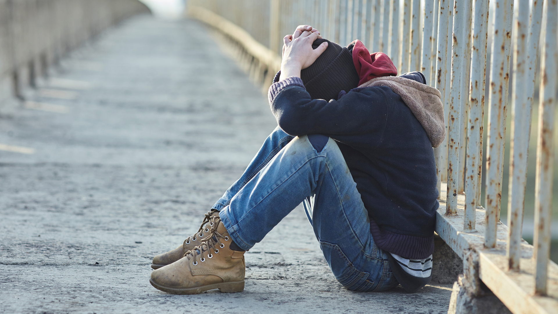 Un semblante triste sólo podrá intensificar la tristeza (iStock)