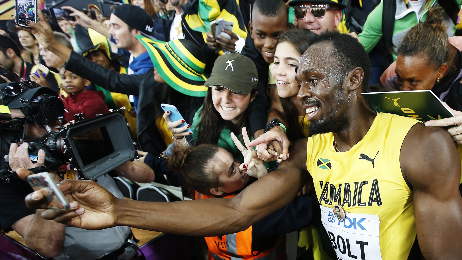 La selfie de Bolt con sus fanáticos