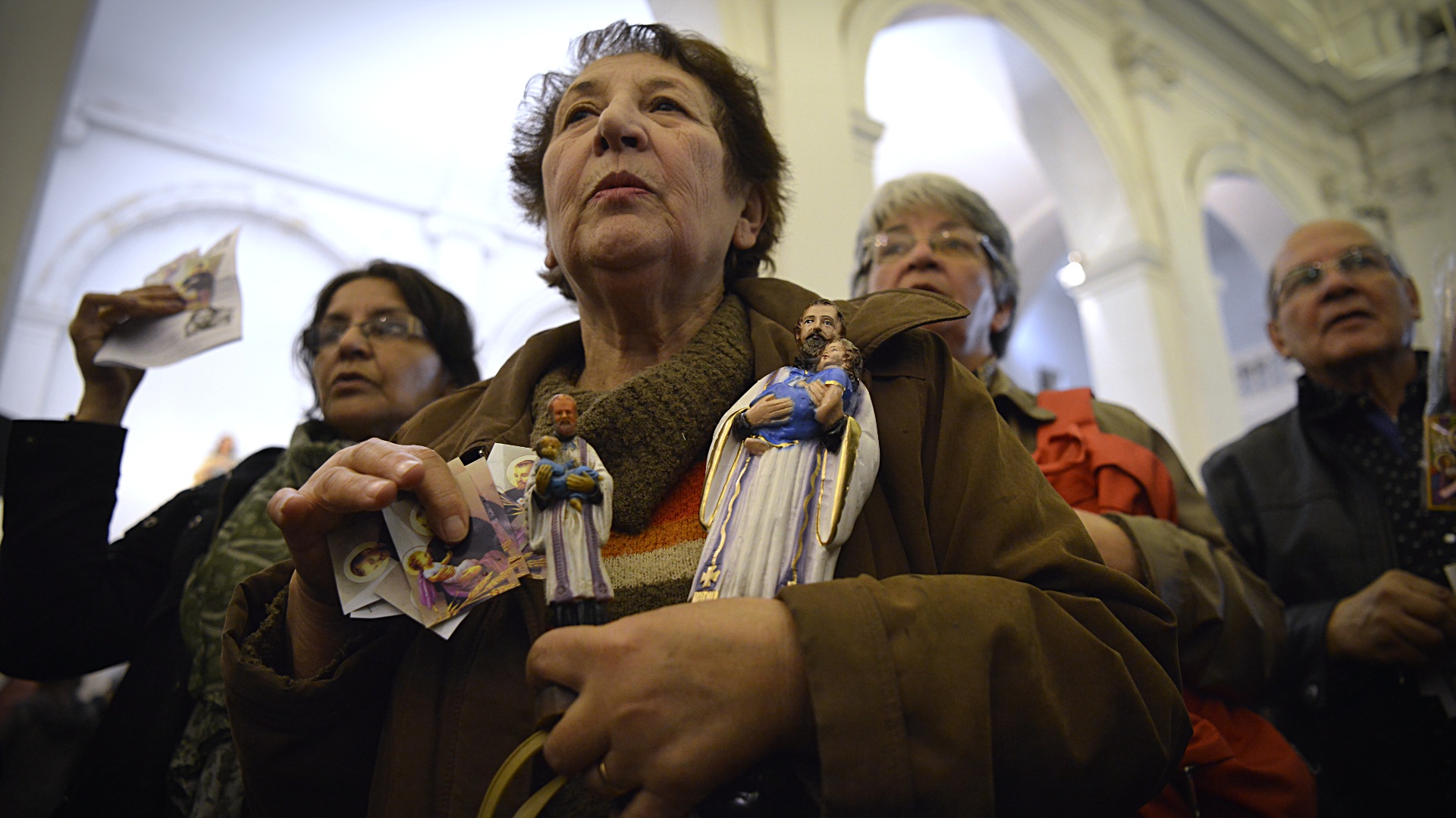 Miles de fieles se congregaron en el santuario de San Cayetano de Liniers para agradecer y pedir al santo de la Providencia por trabajo