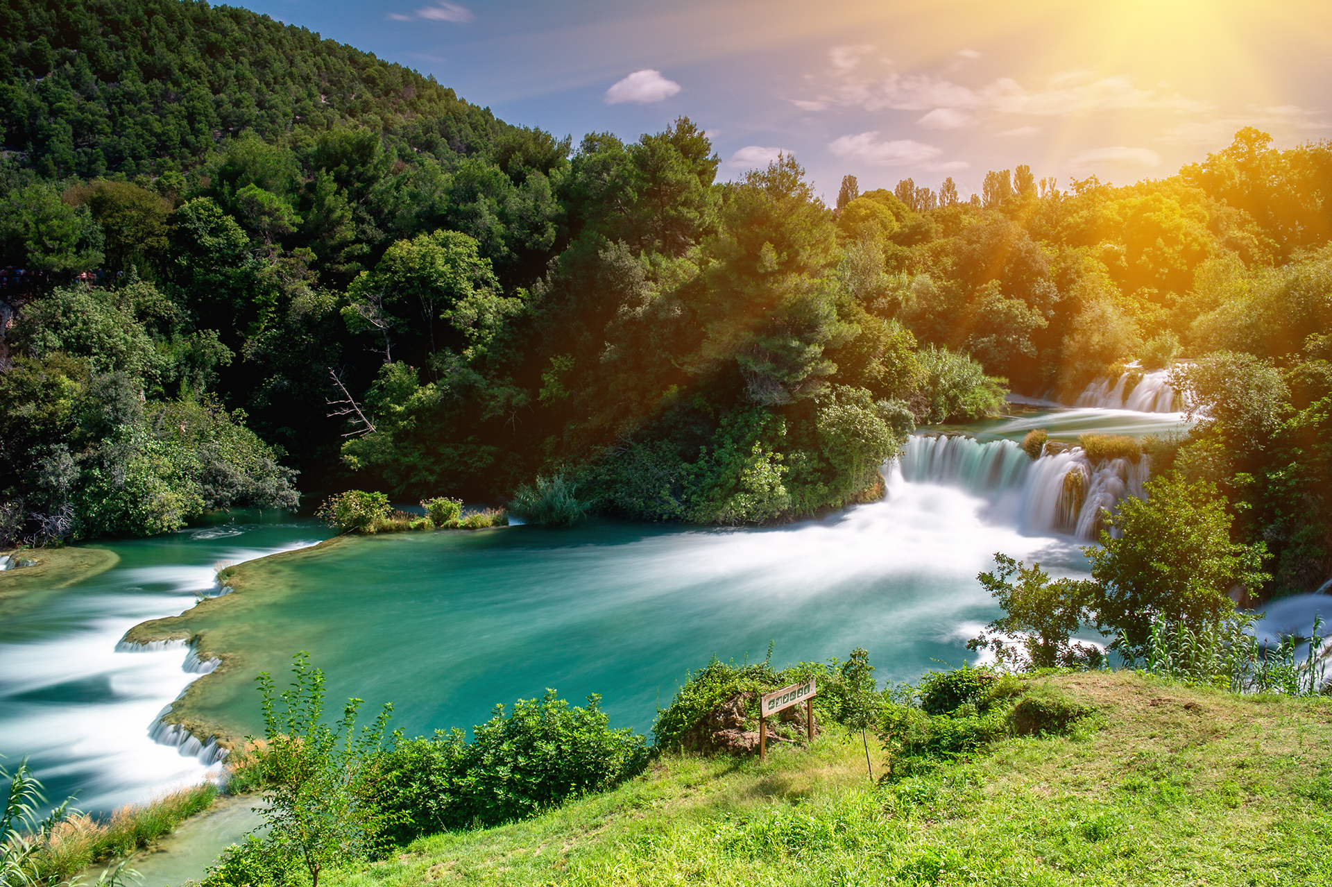 El Parque Nacional de Krka, en el sur de Croacia, con sus cascadas y hermosas aguas pintorescas, ha sido utilizado en escenas que representan diferentes lugares a lo largo de los siete reinos