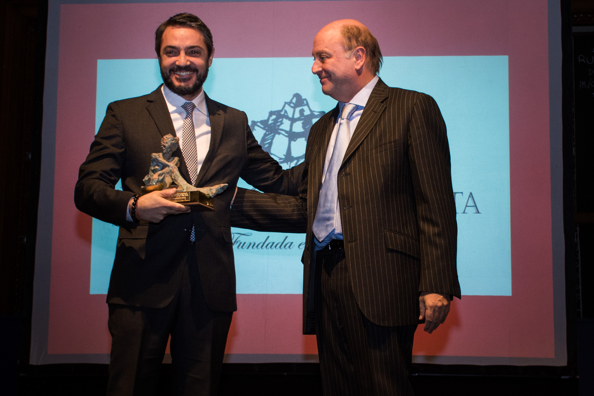 Bodega Catena Zapata fue elegida Mejor Empresa de Bebidas. El premio fue recibido por su CEO, Gastón Pérez Izquierdo, y entregado por el empresario Martín Cabrales