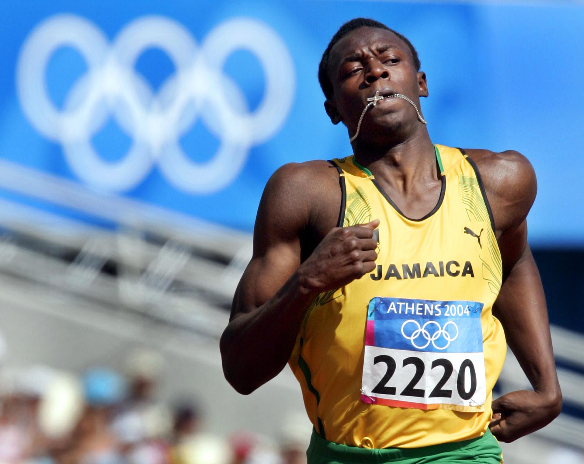 La carrera profesional de Usain Bolt comenzó en 2004, año en que debutó en sus primeros Juegos Olímpicos. donde quedó eliminado en la primera ronda de los 200 metros con un registro opaco de 21,05 segundos (AP)