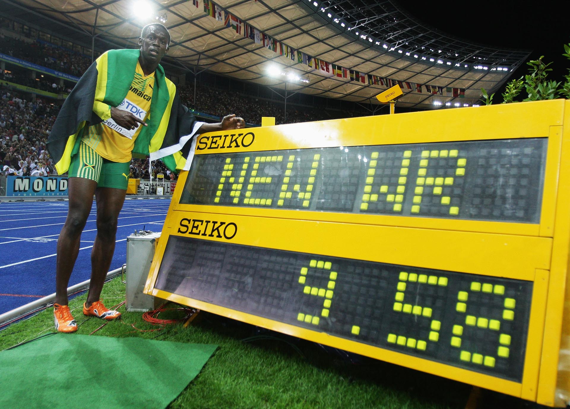 Usain Bolt ganó la medalla de oro en los 100 metros del Mundial de Berlín 2009 y estableció un récord de 9,58 segundos que aún perdura (Getty Images)